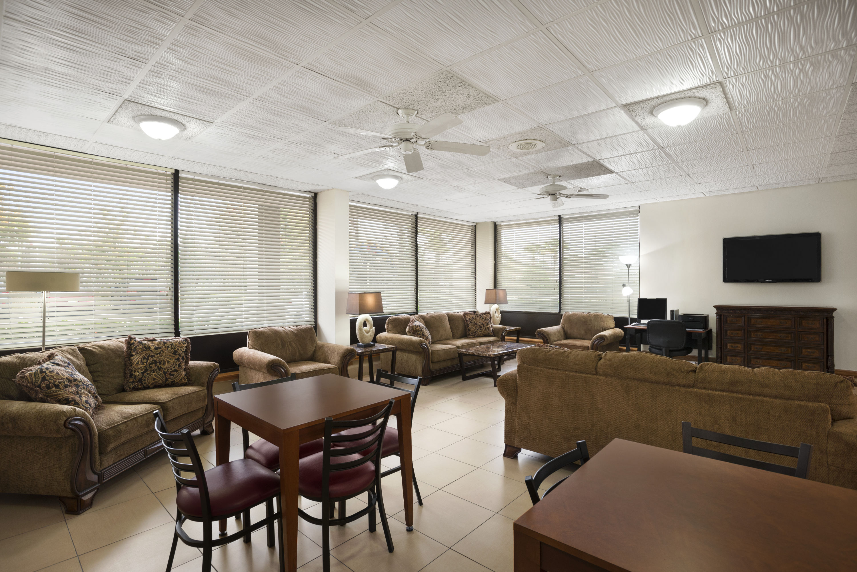 Days inn by wyndham jacksonville airport jacksonville fl hotels