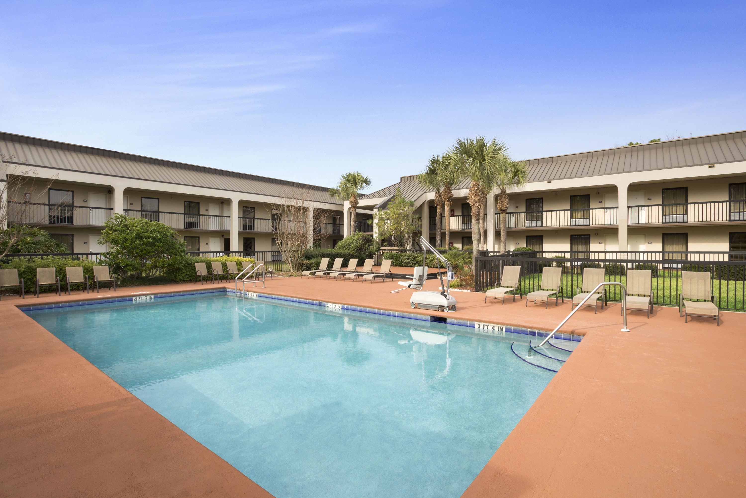 Days inn by wyndham jacksonville airport jacksonville fl hotels