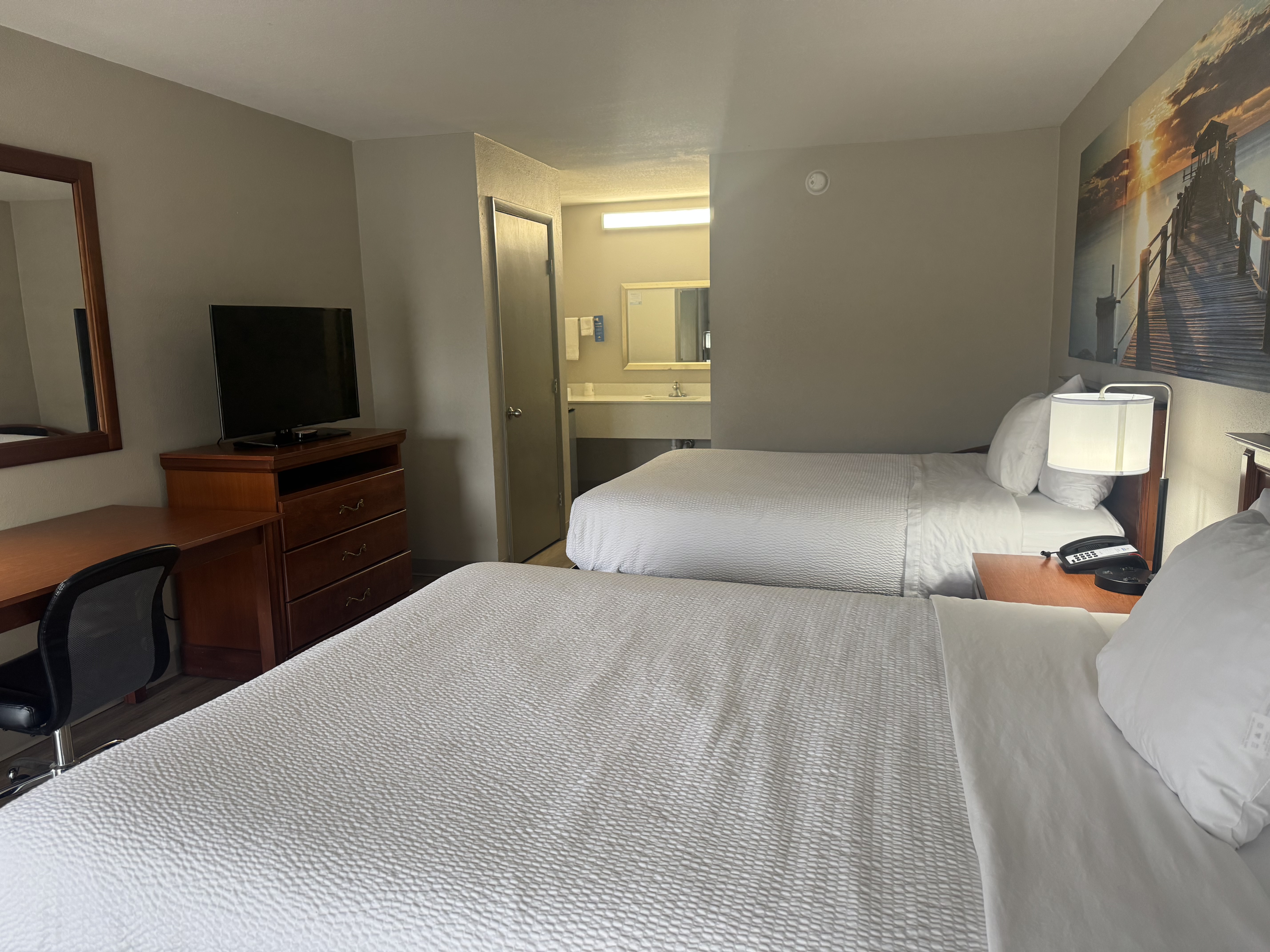 Guest room at the Days Inn by Wyndham Lake City I-10 in Lake City, Florida