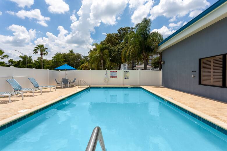 Pool at the Days Inn & Suites Lakeland in Lakeland, Florida