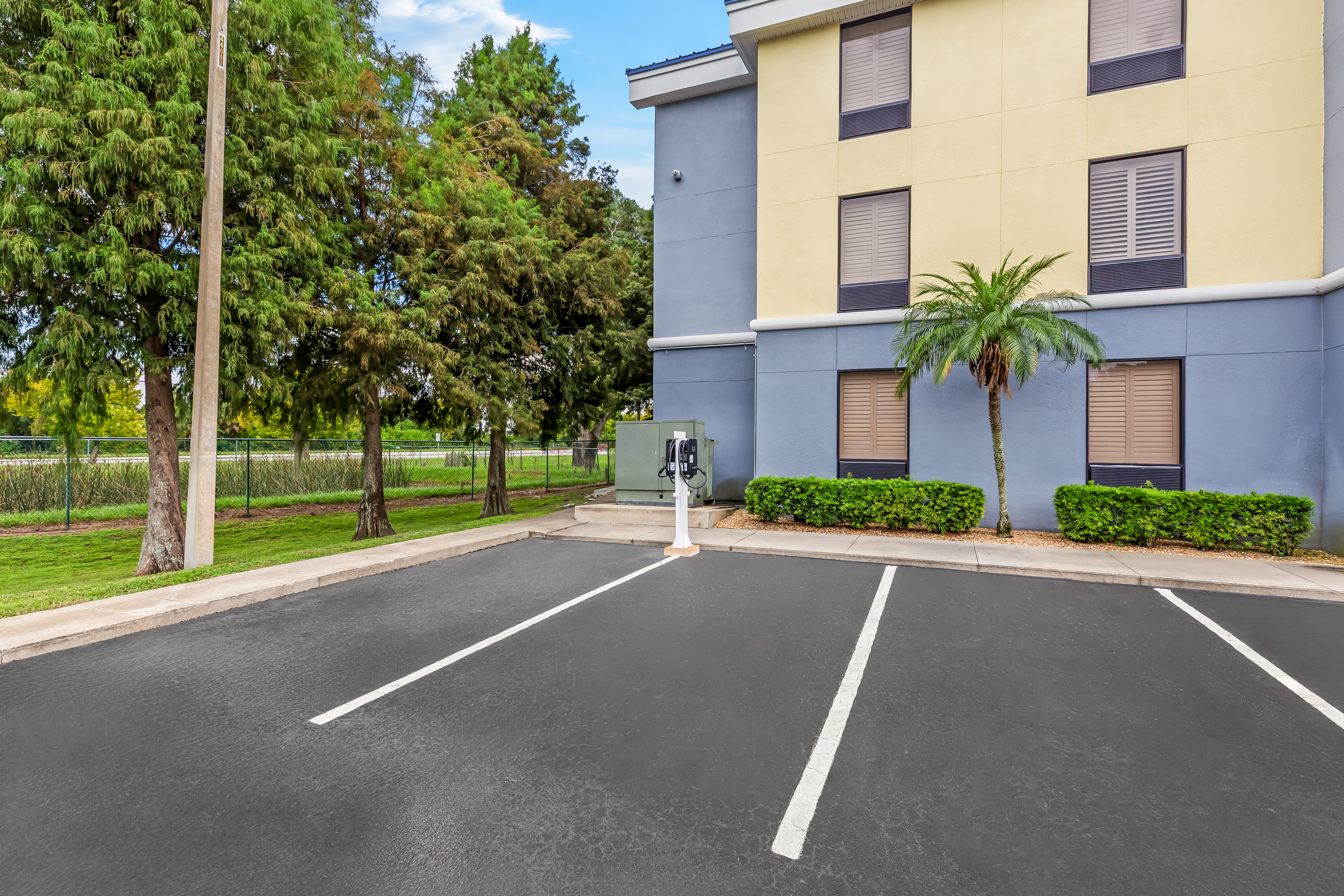 Property amenity at Days Inn & Suites by Wyndham Lakeland in Lakeland, Florida