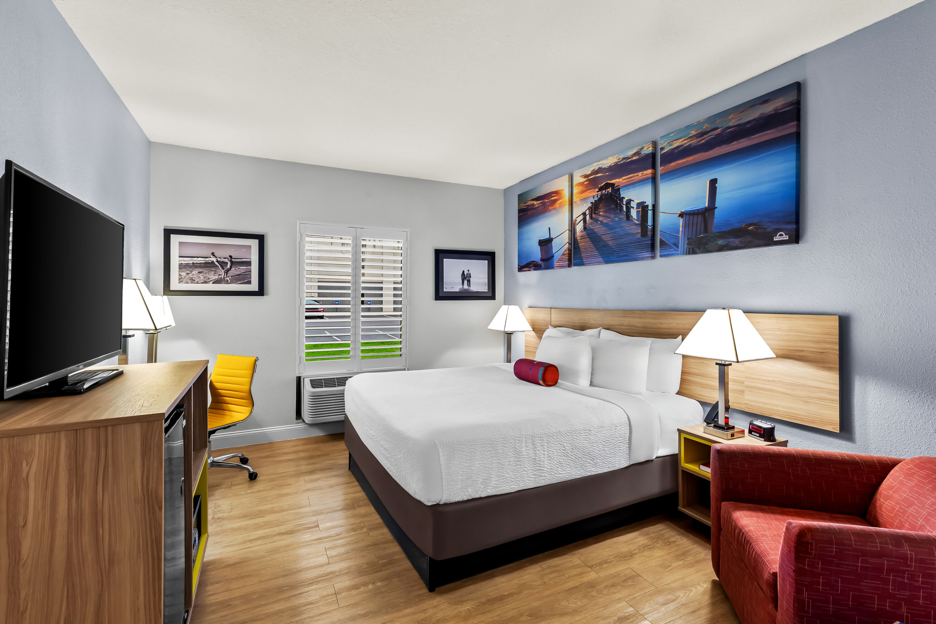 Days Inn & Suites by Wyndham Lakeland suite in Lakeland, Florida