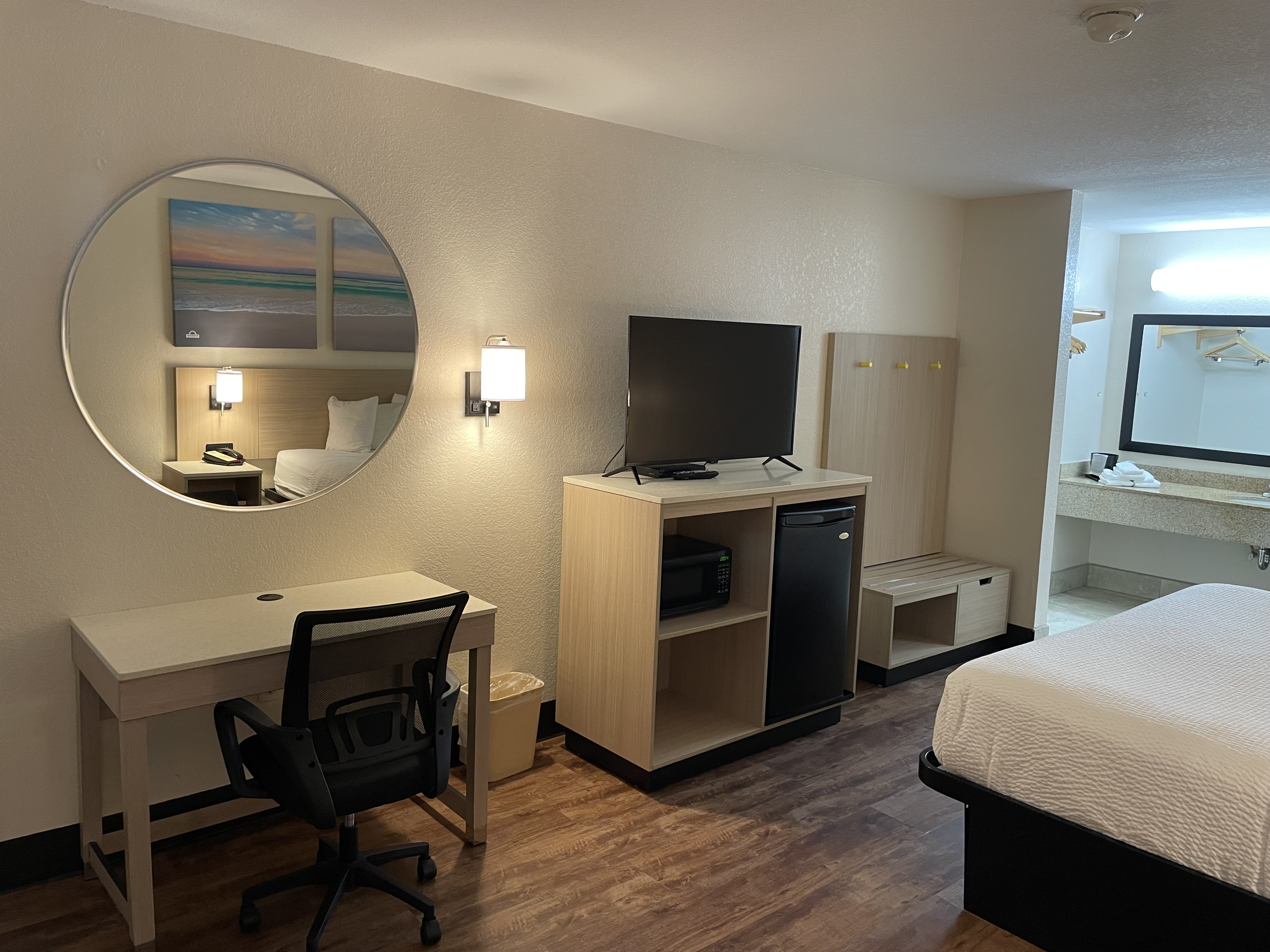 Guest room at the Days Inn & Suites by Wyndham Navarre - near Beaches/Hurlburt in Navarre, Florida