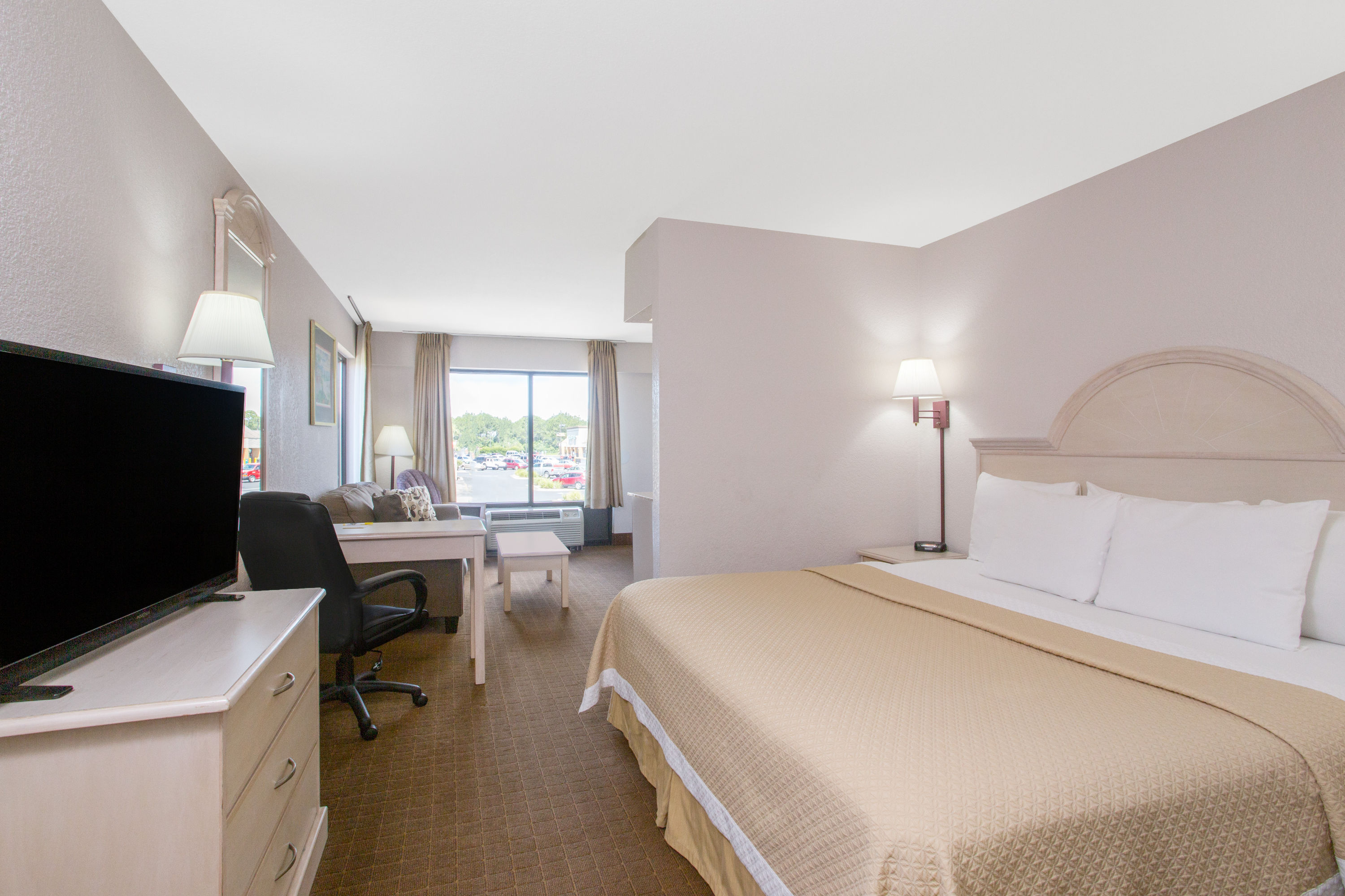 Days Inn Amp Suites By Wyndham Navarre Conference Center