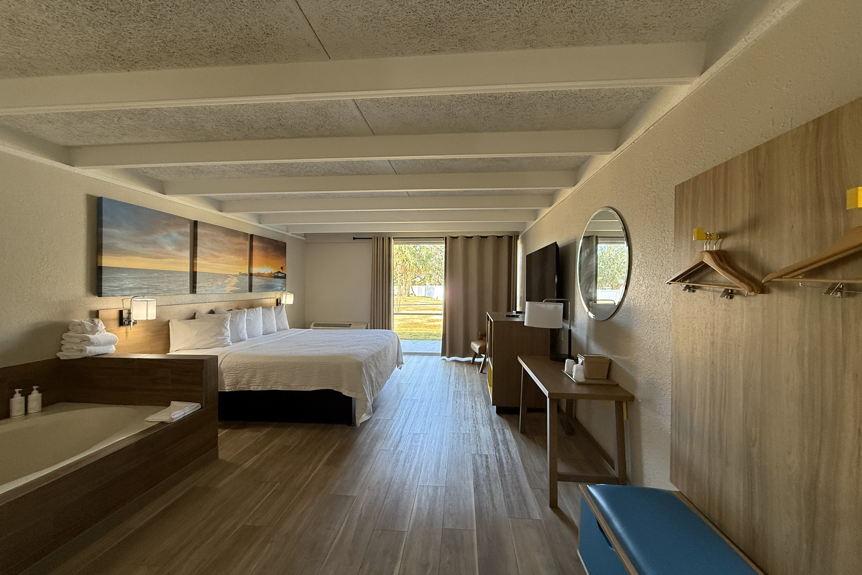 Guest room at the Days Inn by Wyndham Ocala North in Ocala, Florida