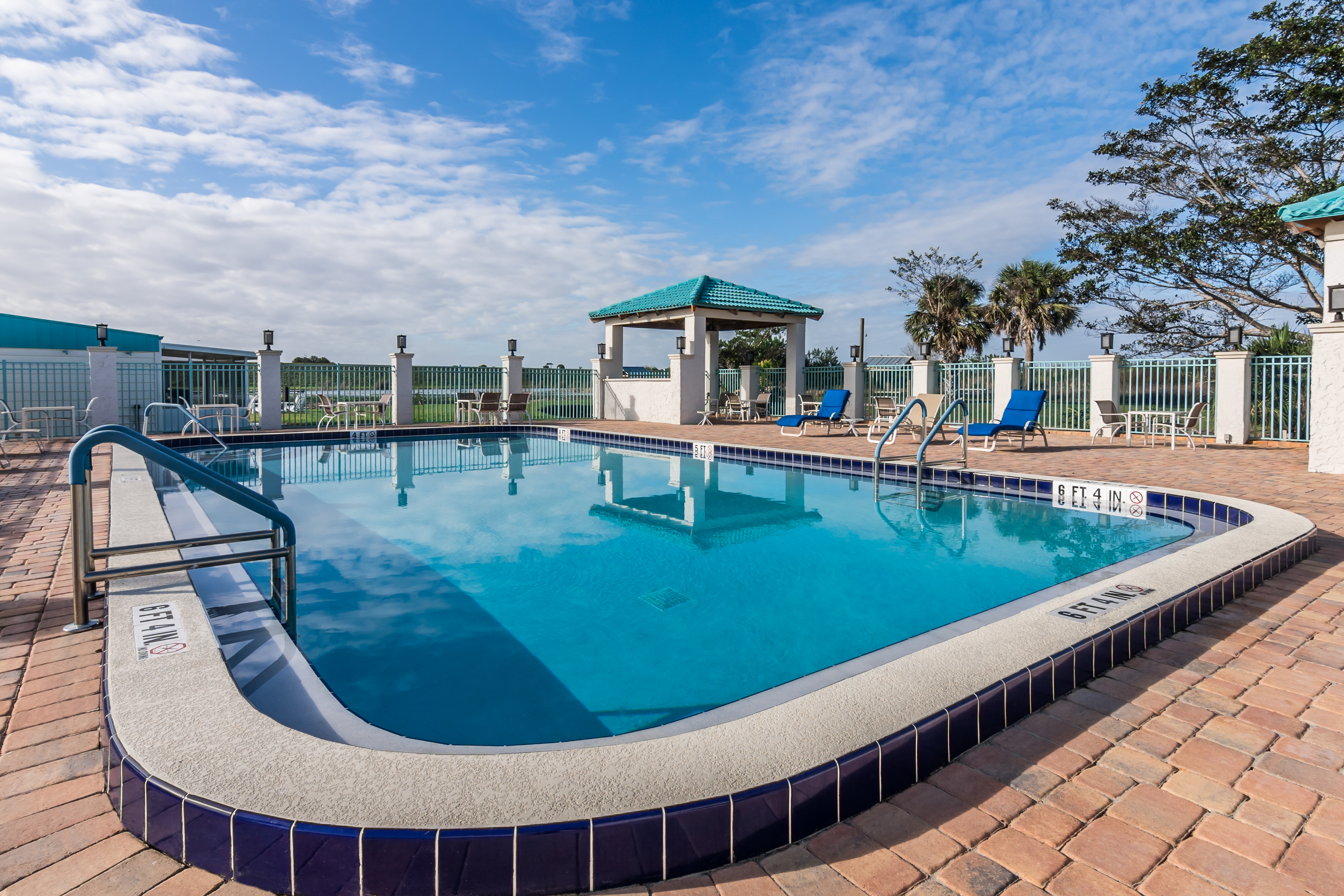 Days Inn Amp Suites By Wyndham Lake Okeechobee Okeechobee