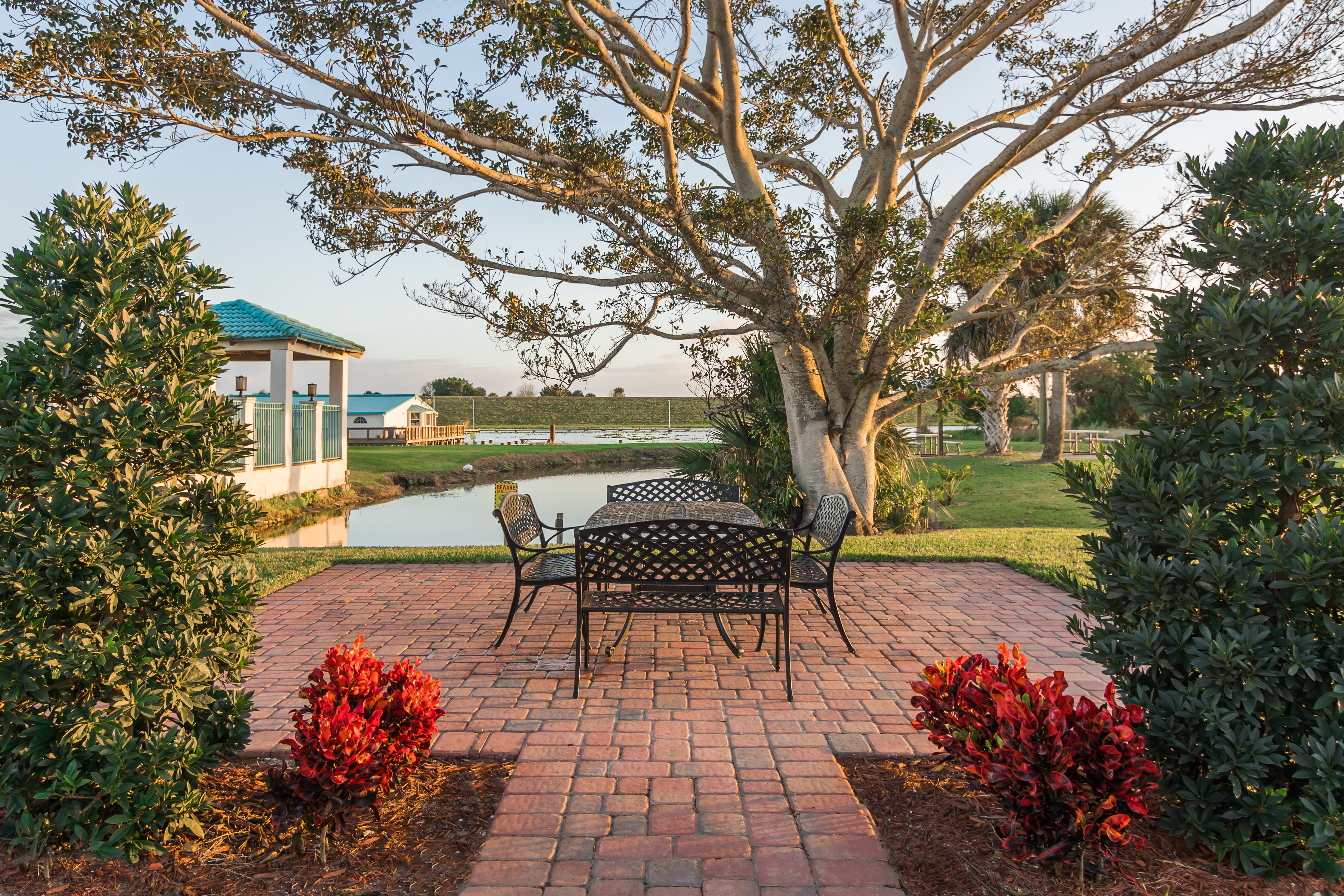Courtyard at Days Inn & Suites by Wyndham Lake Okeechobee in Okeechobee, Florida