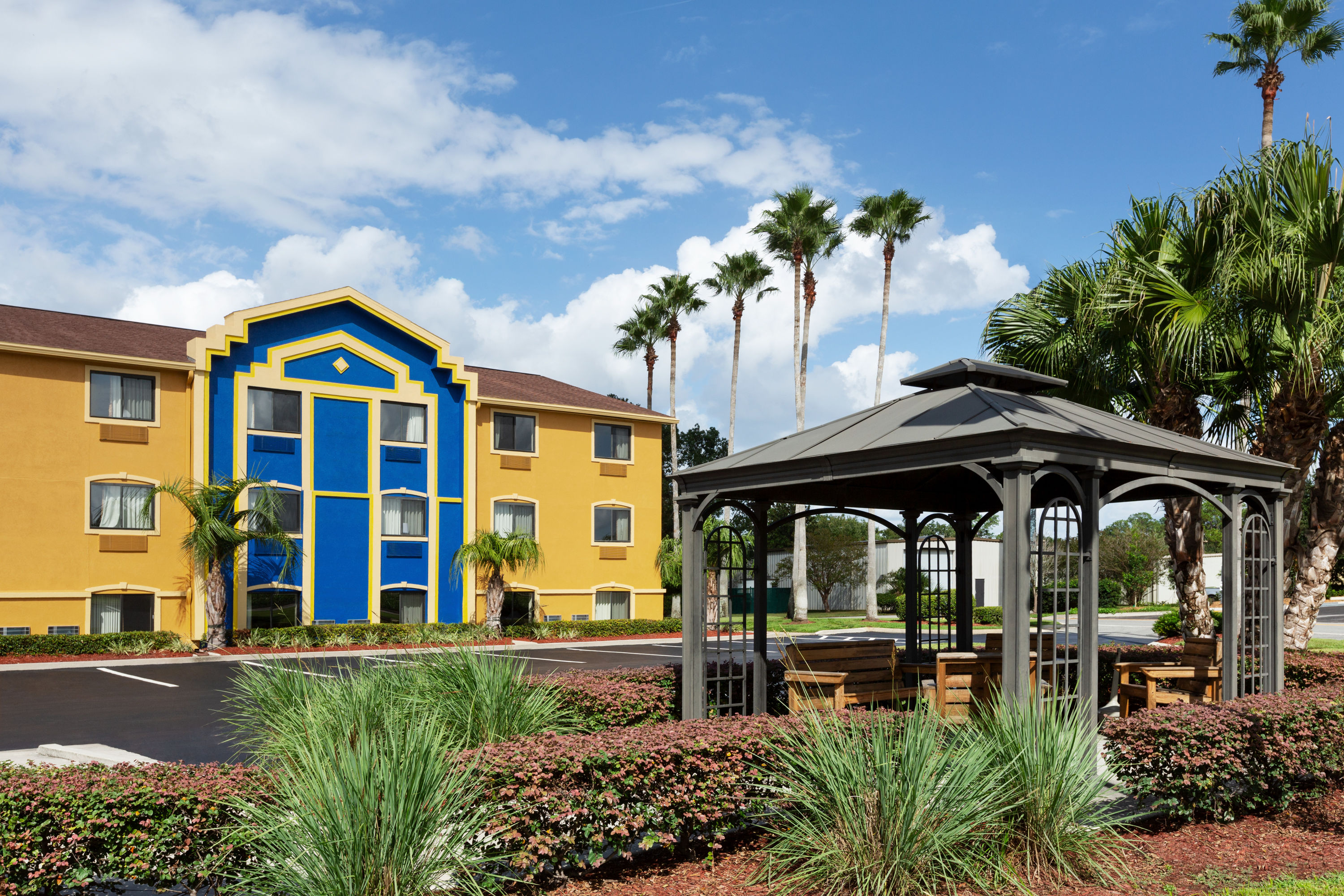Gazebo at Days Inn by Wyndham Orange Park/Jacksonville in Orange Park, Florida