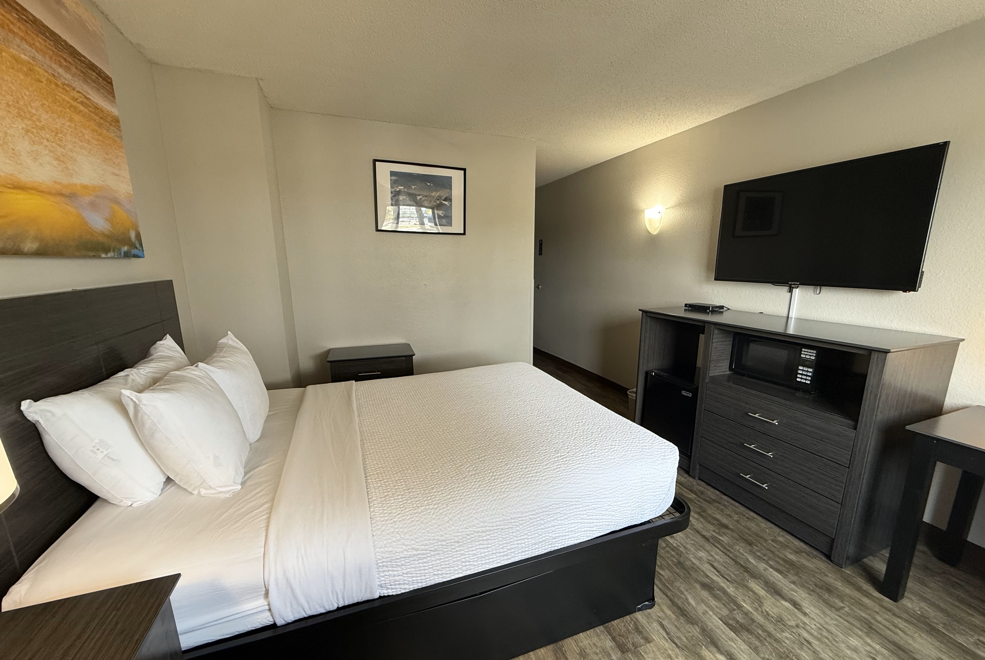 Guest room at the Days Inn by Wyndham Orange Park/Jacksonville in Orange Park, Florida