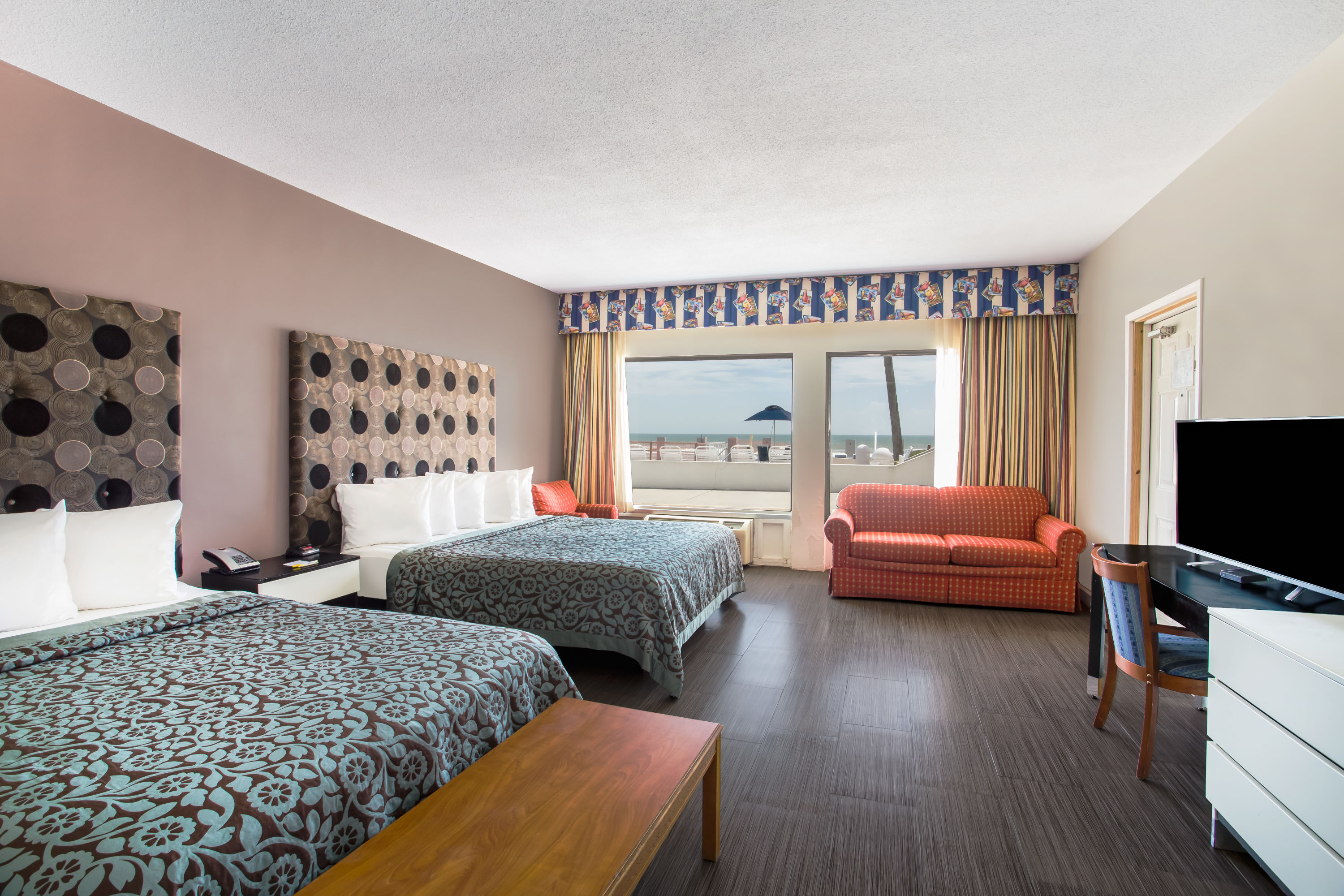 Days Inn By Wyndham Ormond Beach Mainsail Oceanfront