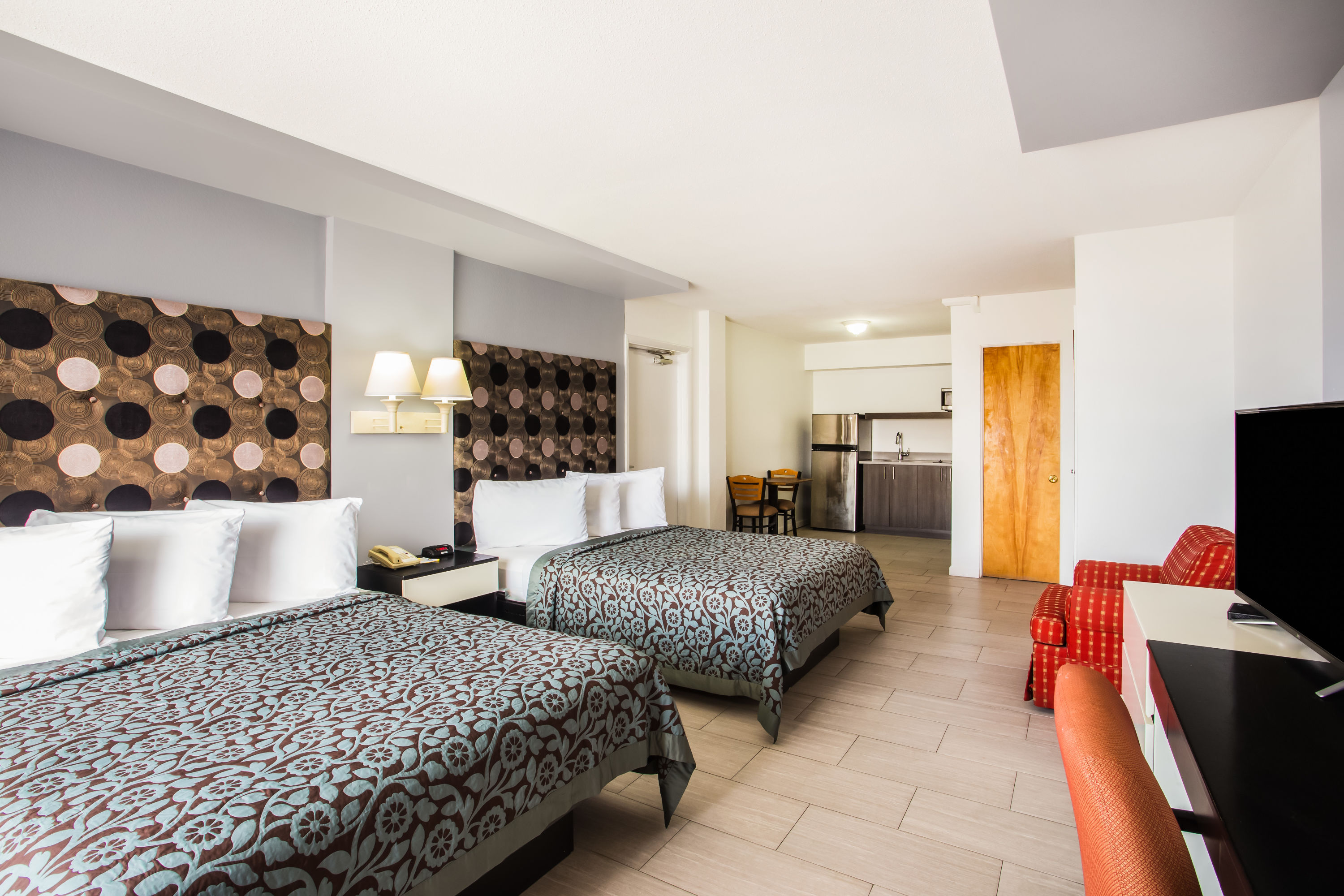 Days Inn By Wyndham Ormond Beach Mainsail Oceanfront