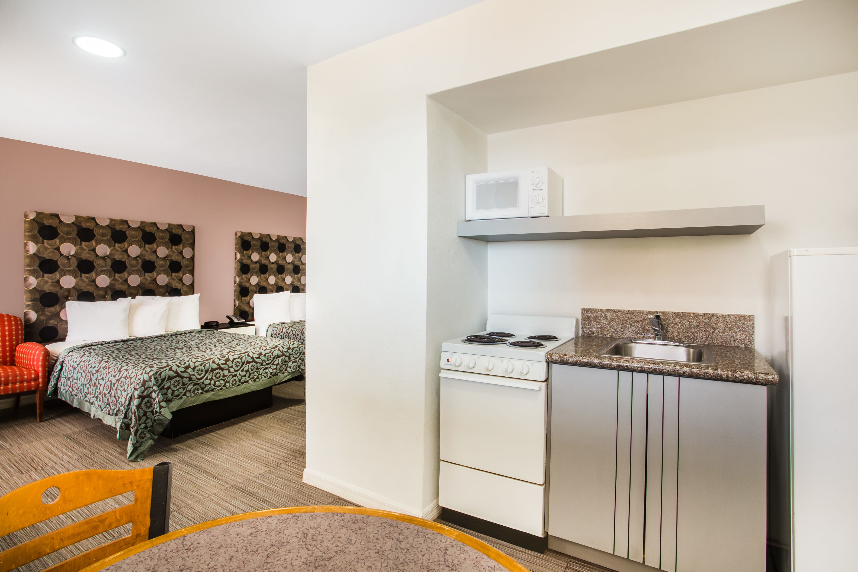 Days Inn By Wyndham Ormond Beach Mainsail Oceanfront