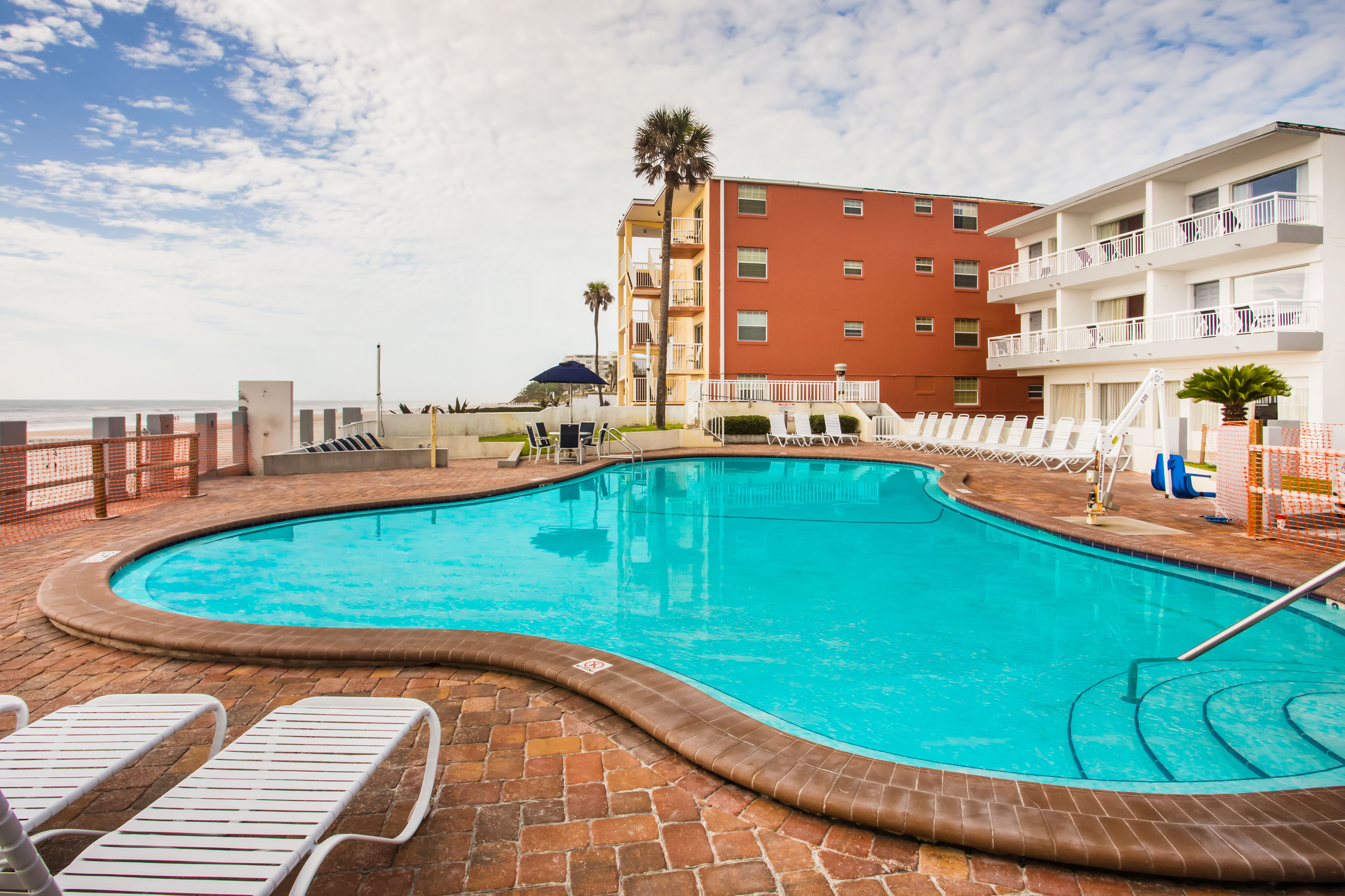 Days Inn By Wyndham Ormond Beach Mainsail Oceanfront