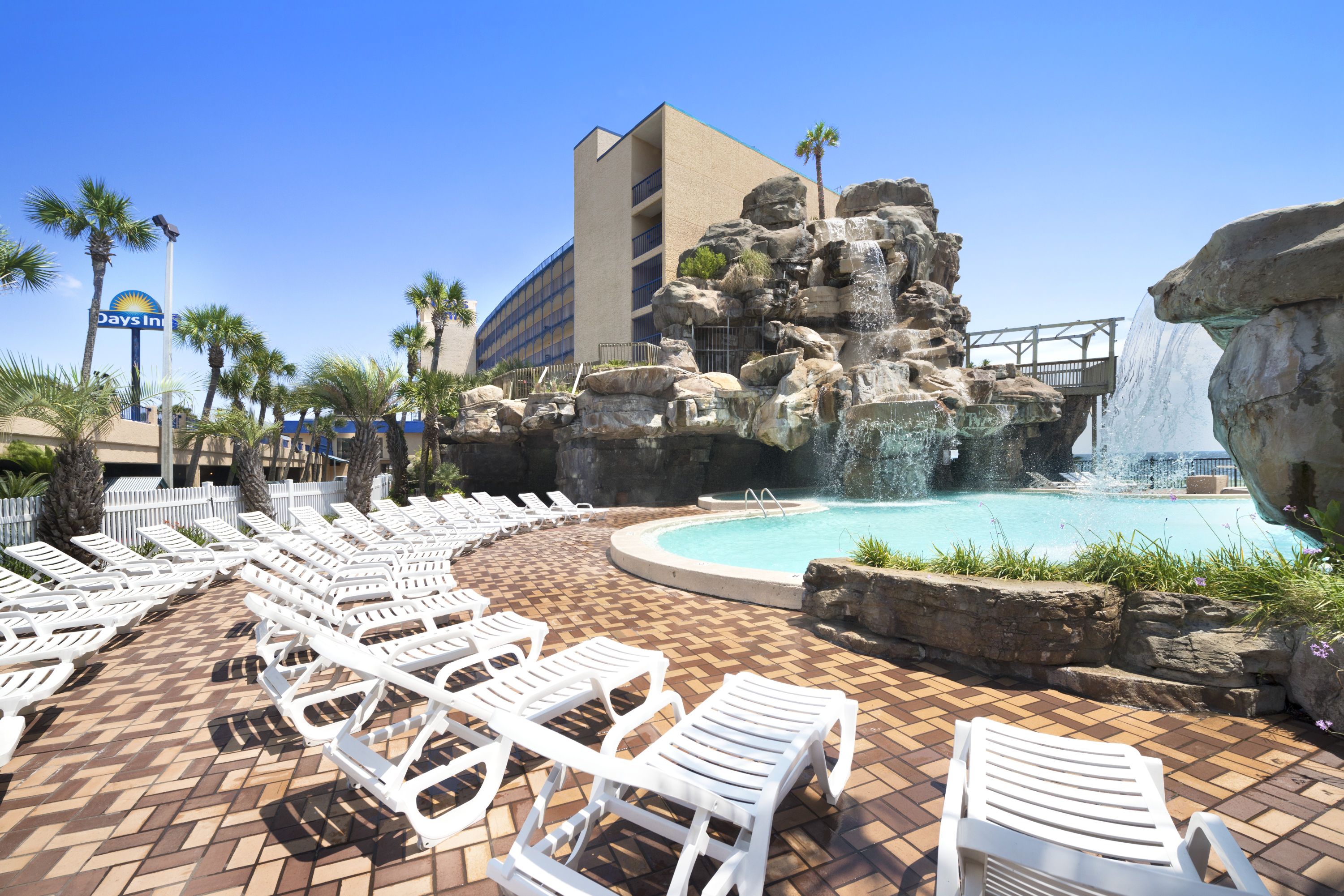 Days Inn By Wyndham Panama City Beach Ocean Front Panama