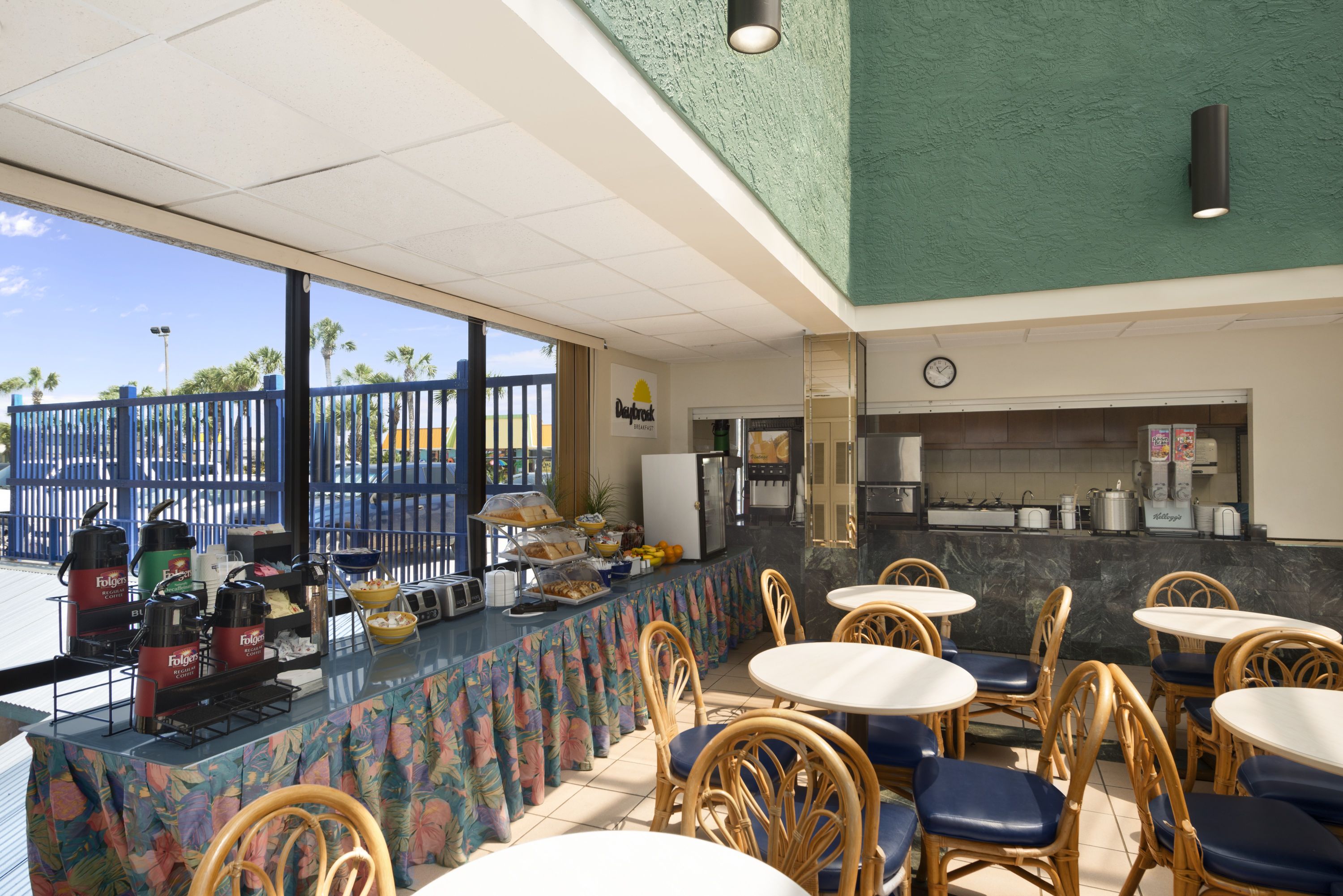 Days Inn By Wyndham Panama City Beach Ocean Front Panama