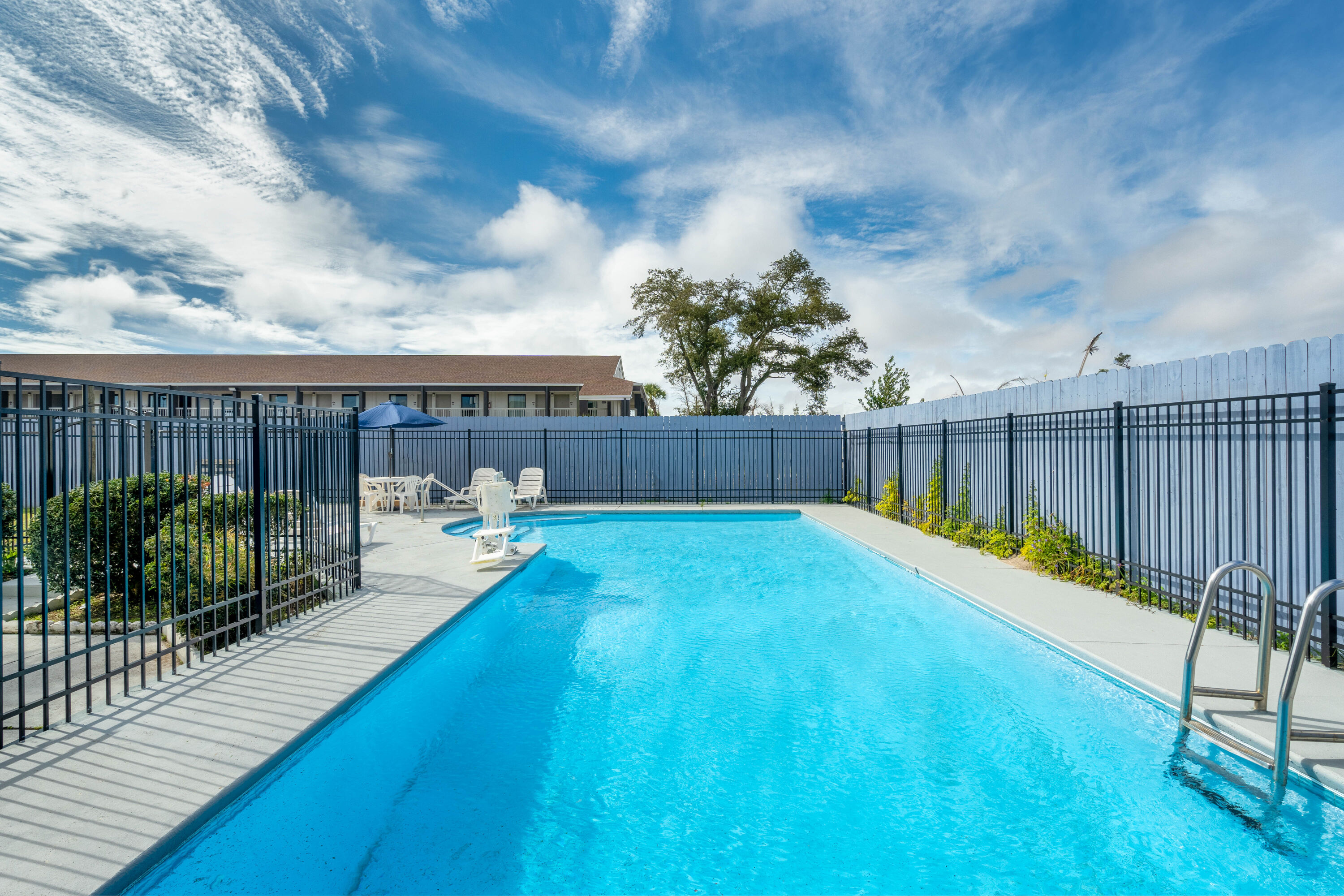 Days Inn by Wyndham Panama City Panama City, FL Hotels