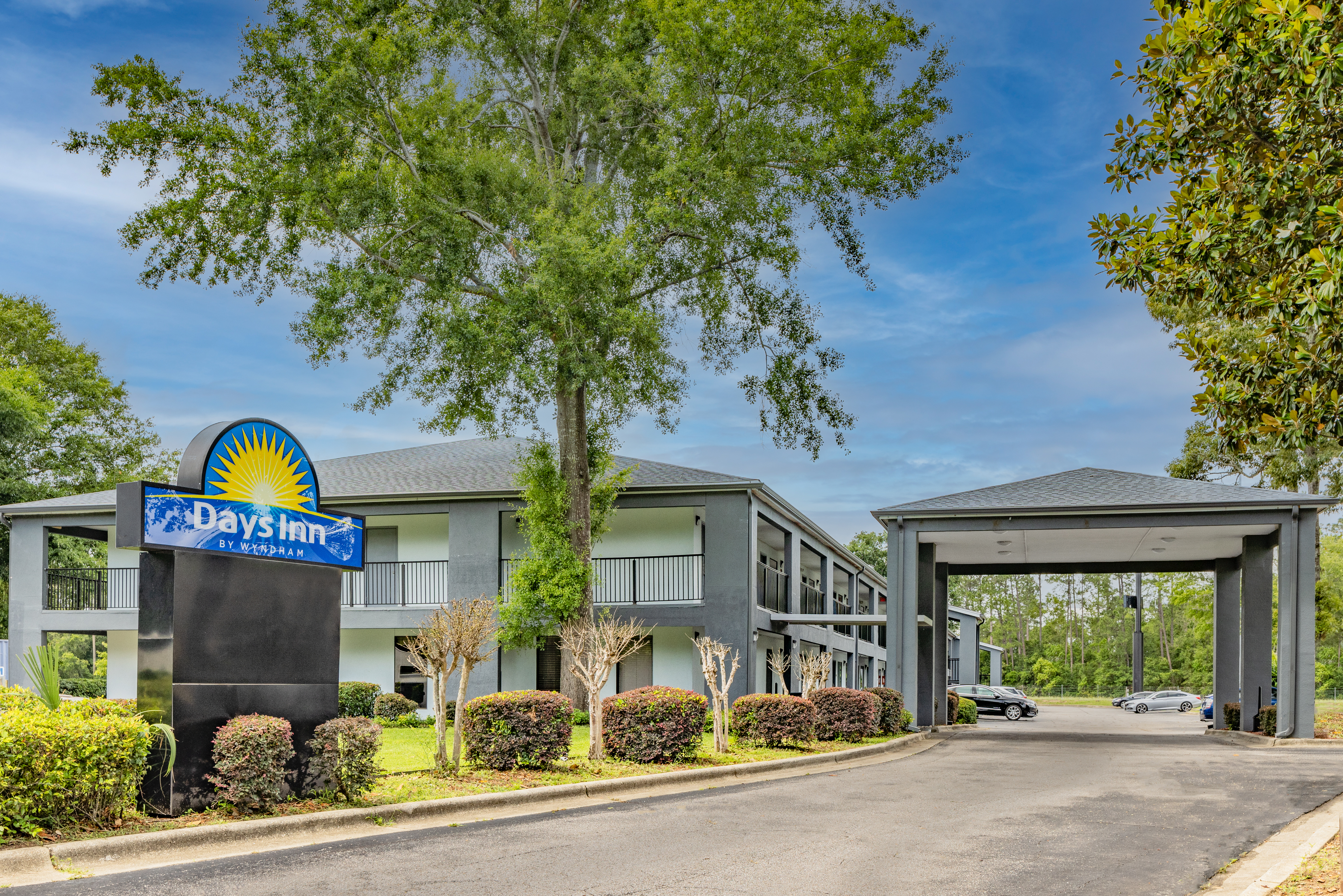 Exterior of Days Inn by Wyndham Pensacola I-10 hotel in Pensacola, Florida