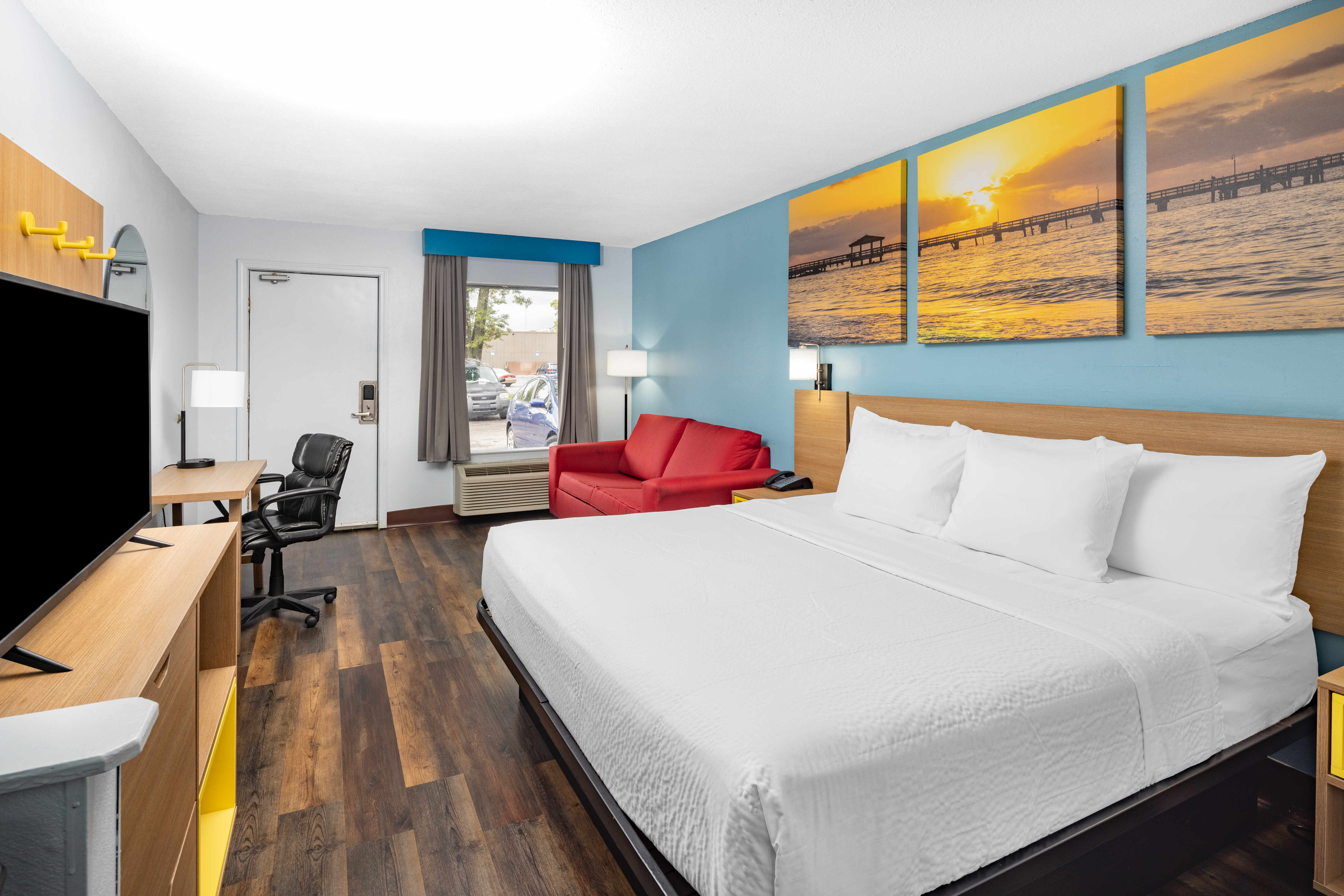 Guest room at the Days Inn by Wyndham Pensacola I-10 in Pensacola, Florida