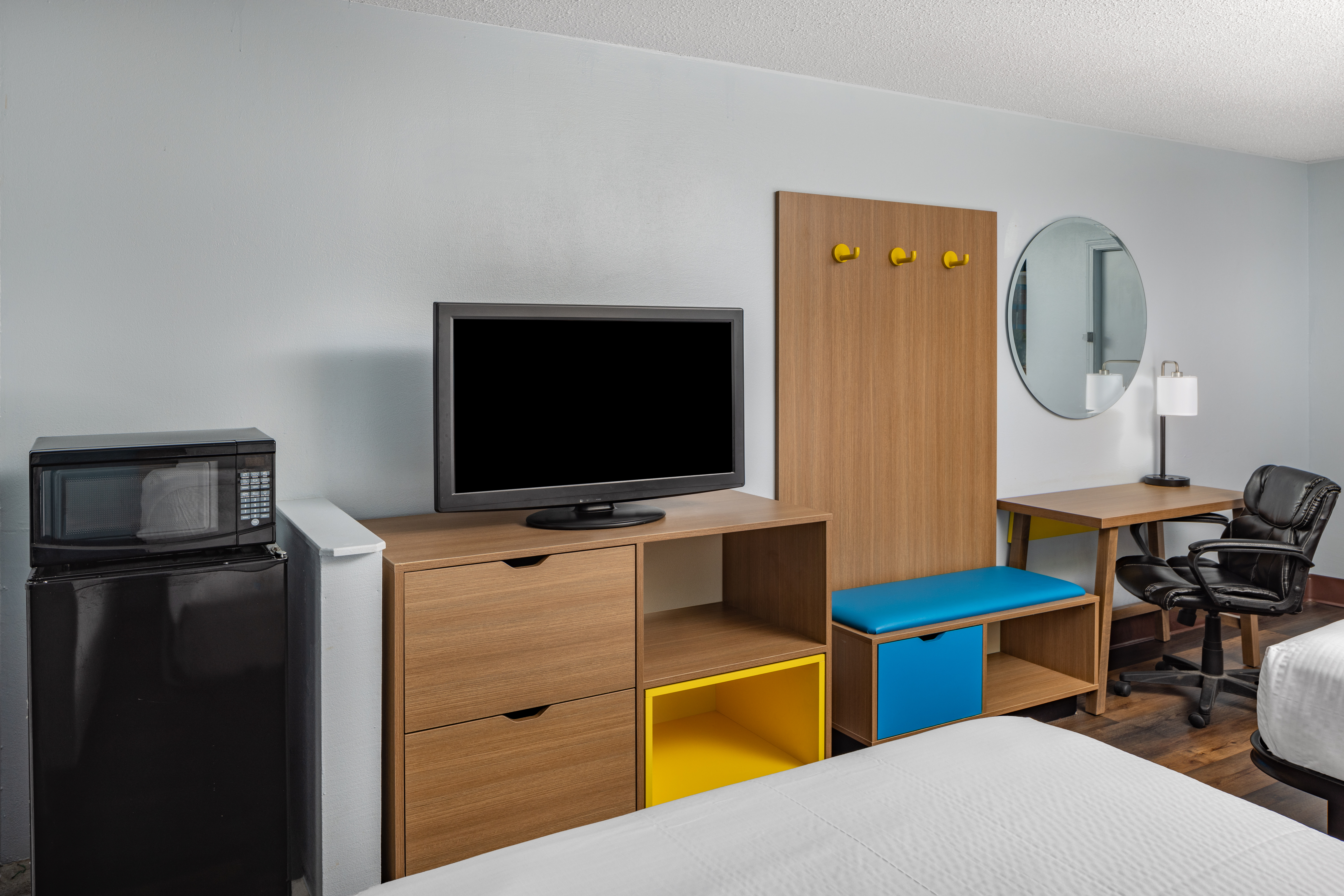 Guest room at the Days Inn by Wyndham Pensacola I-10 in Pensacola, Florida