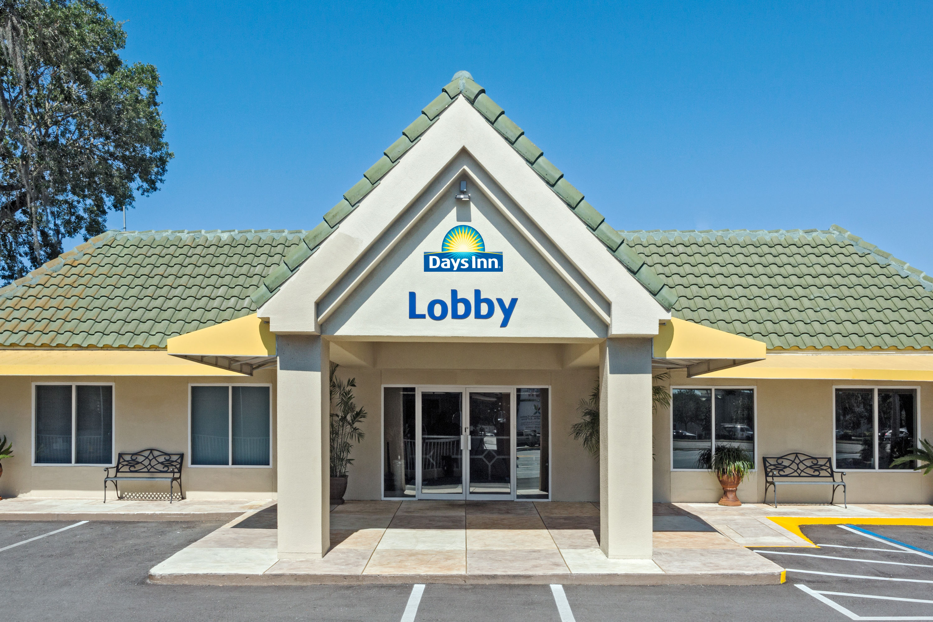 Exterior Day Image of Days Inn by Wyndham Port Charlotte/Punta Gorda hotel in Port Charlotte, Florida