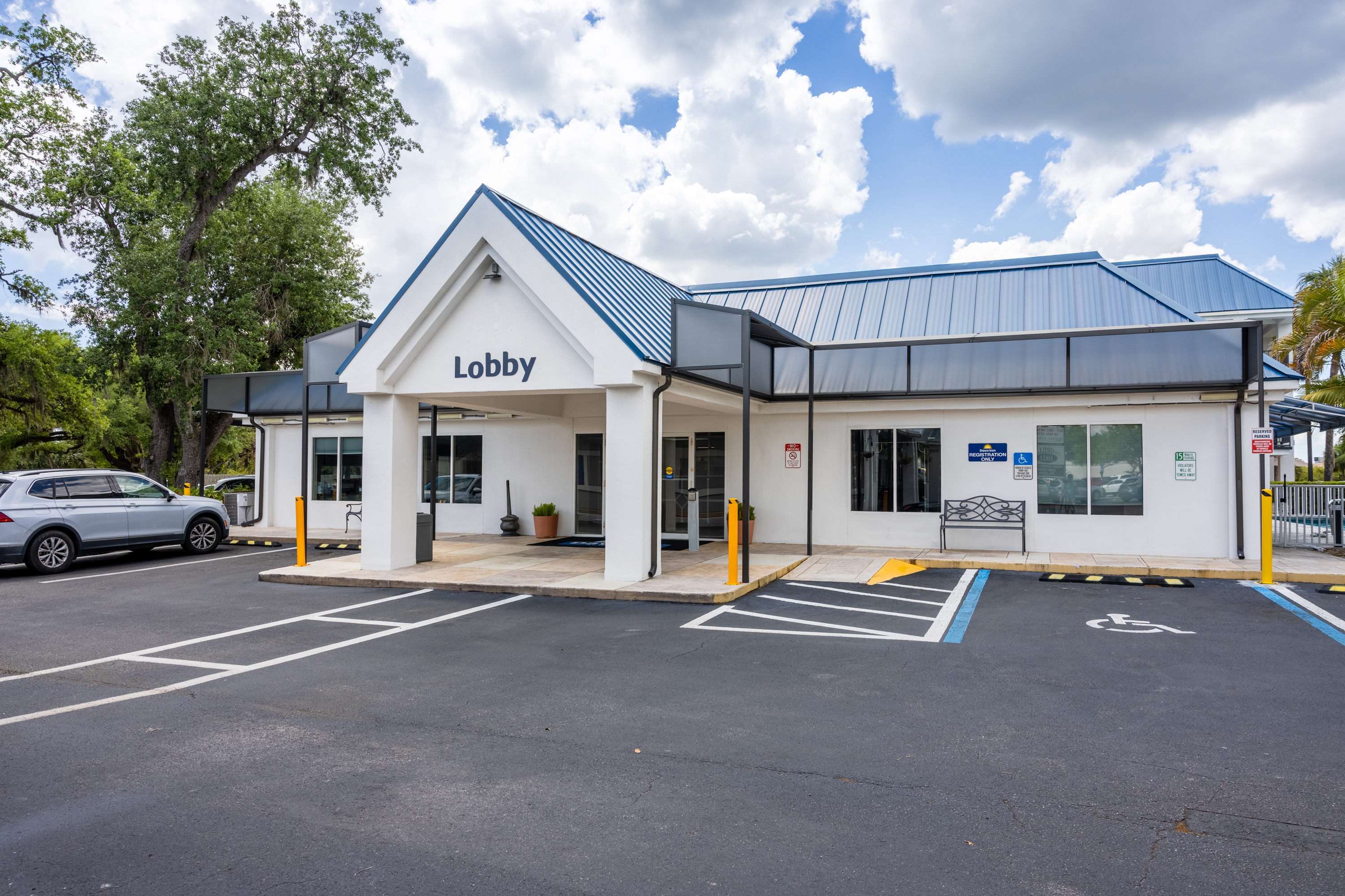 Exterior of Days Inn by Wyndham Port Charlotte/Punta Gorda hotel in Port Charlotte, Florida