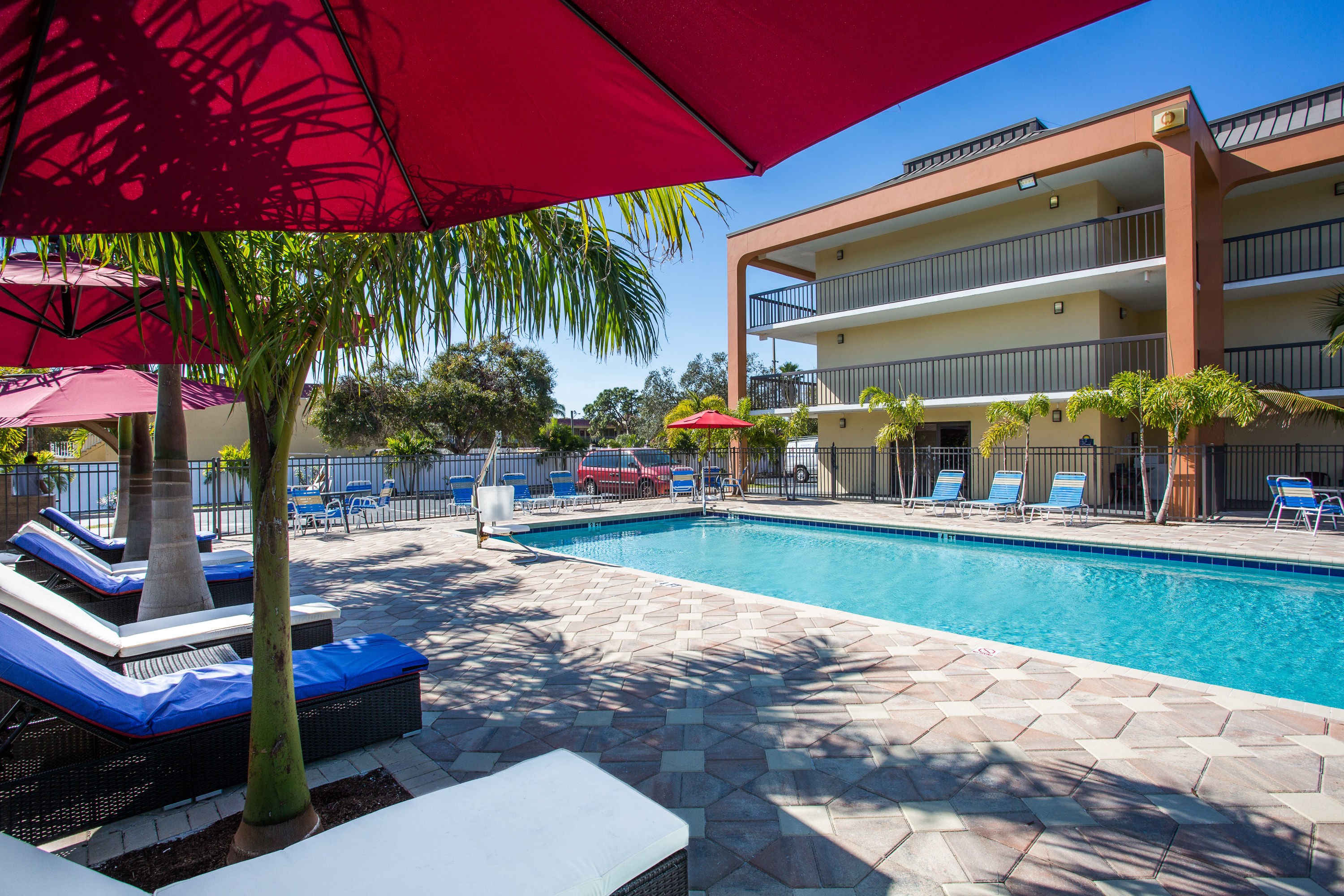 Days Inn By Wyndham Sarasota Bay Sarasota Fl Hotels