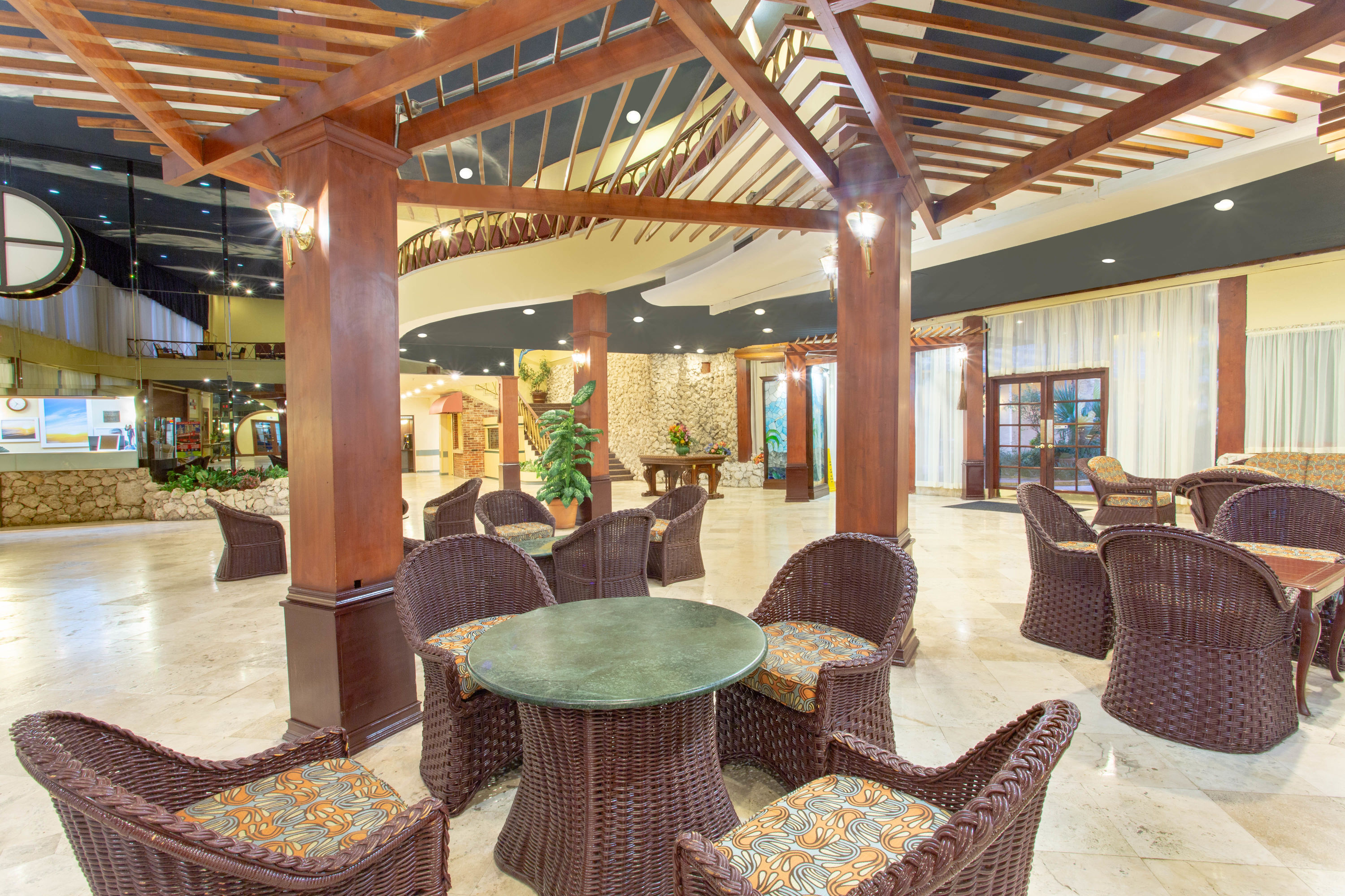 Days Hotel By Wyndham Thunderbird Beach Resort Sunny