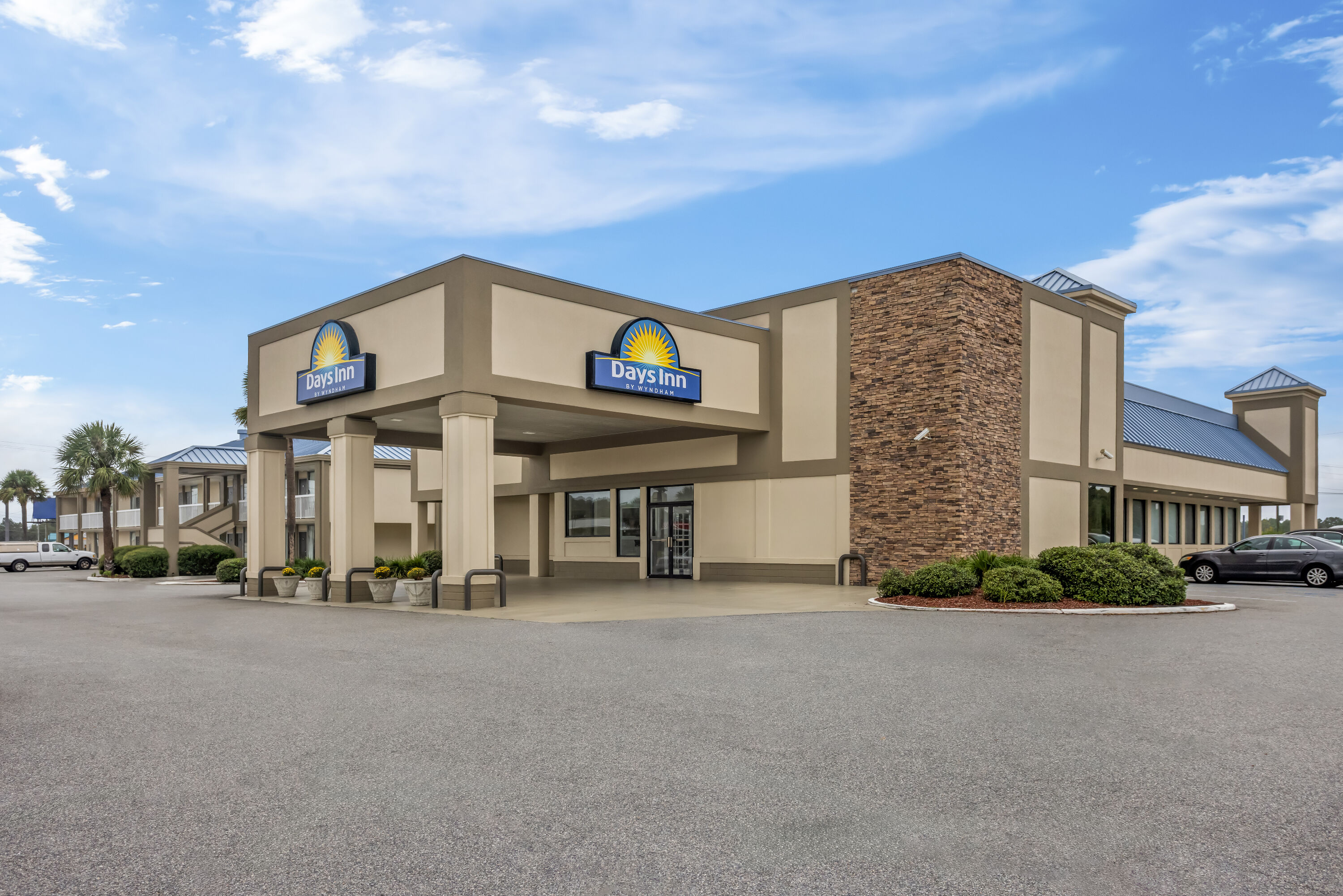 Exterior Day Image of Days Inn by Wyndham Adel I-75 hotel in Adel, Georgia