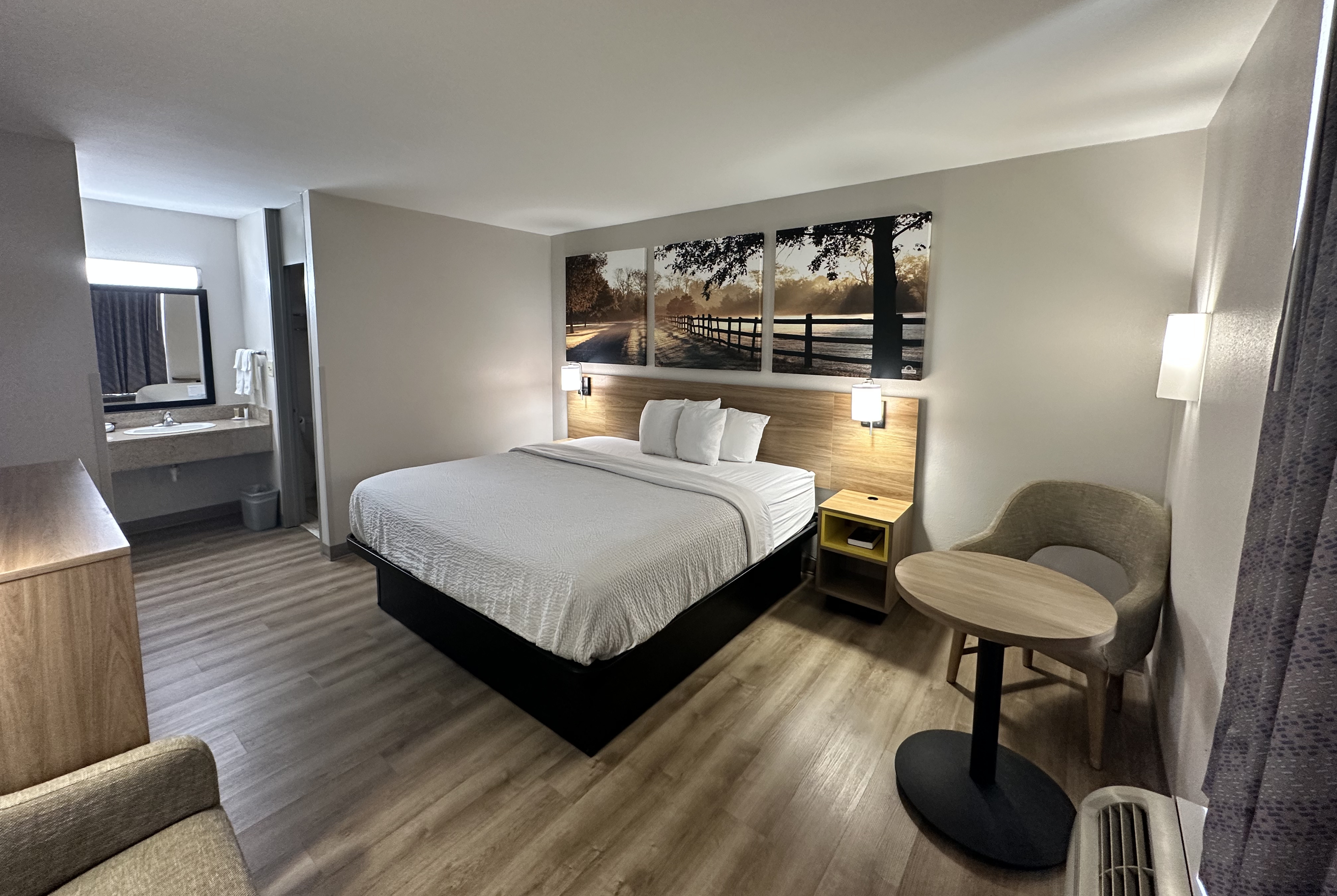 Guest room at the Days Inn by Wyndham Adel I-75 in Adel, Georgia