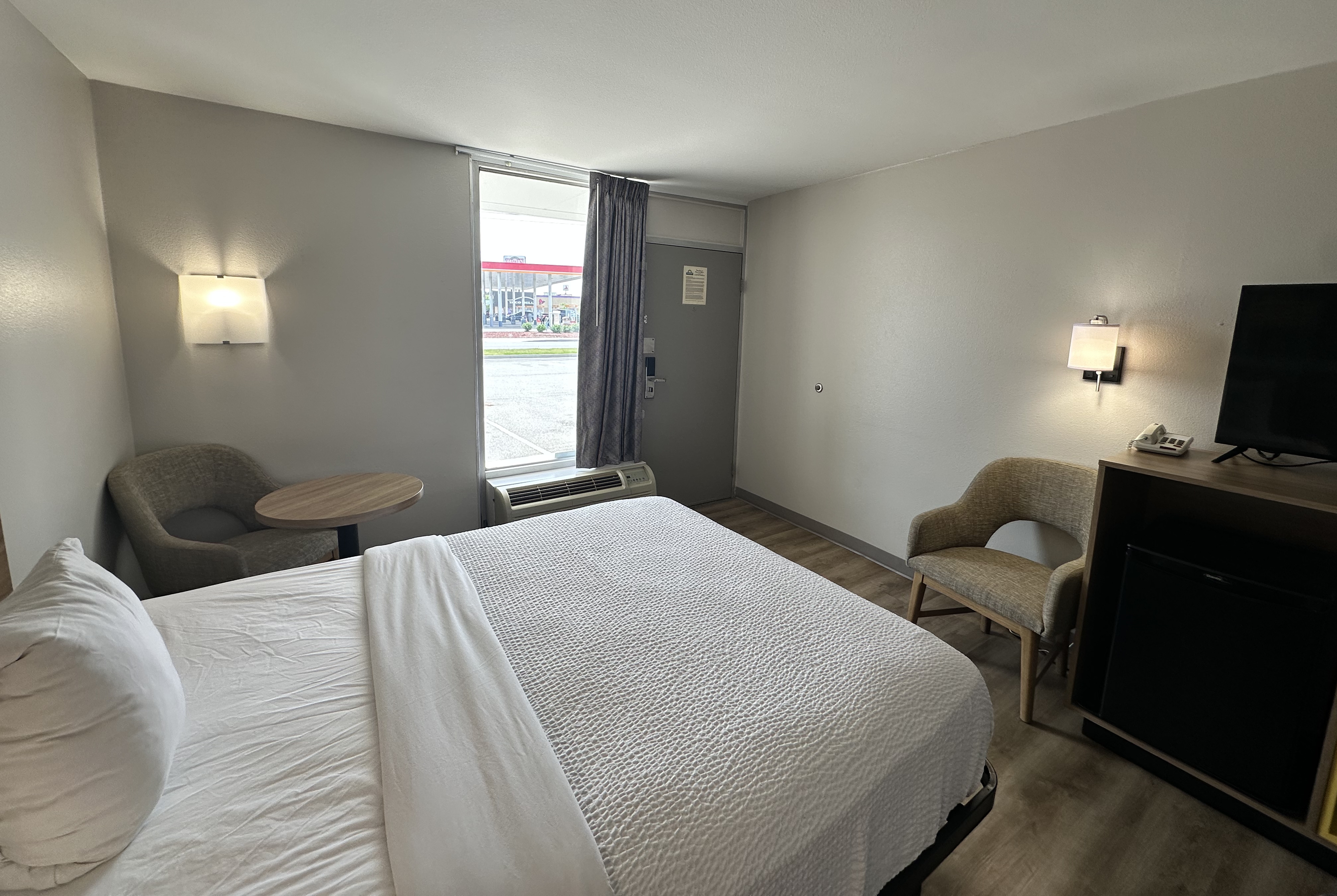 Guest room at the Days Inn by Wyndham Adel I-75 in Adel, Georgia