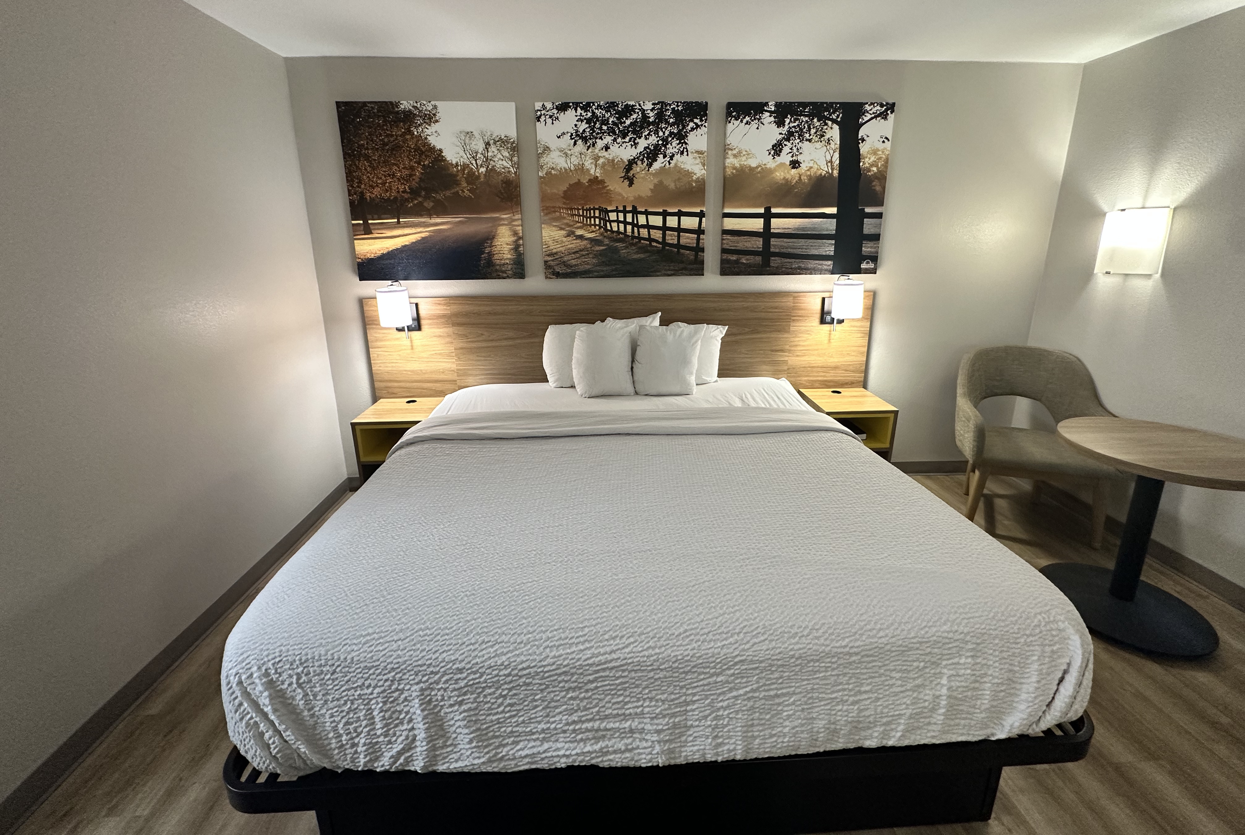 Guest room at the Days Inn by Wyndham Adel I-75 in Adel, Georgia