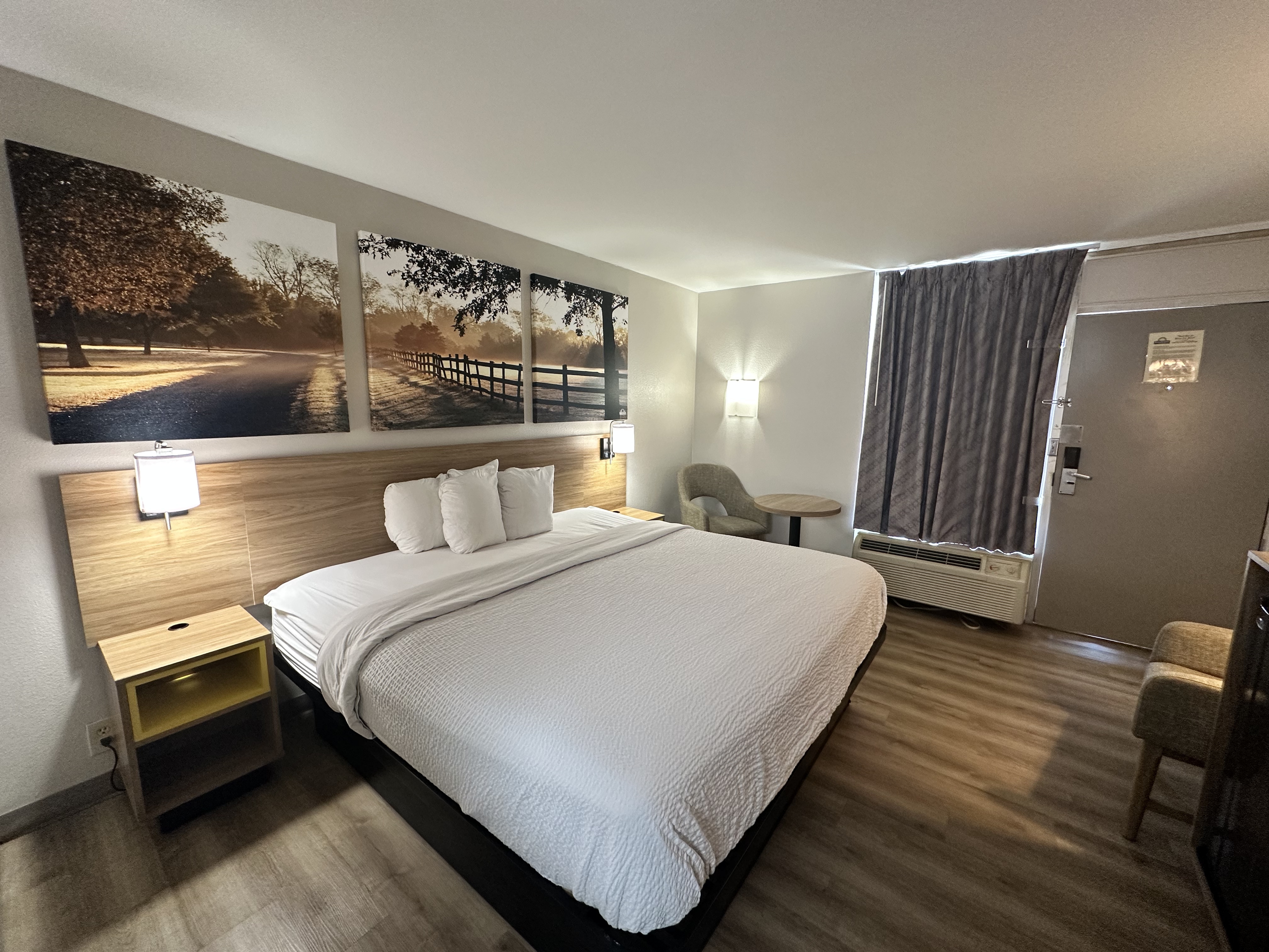 Guest room at the Days Inn by Wyndham Adel I-75 in Adel, Georgia