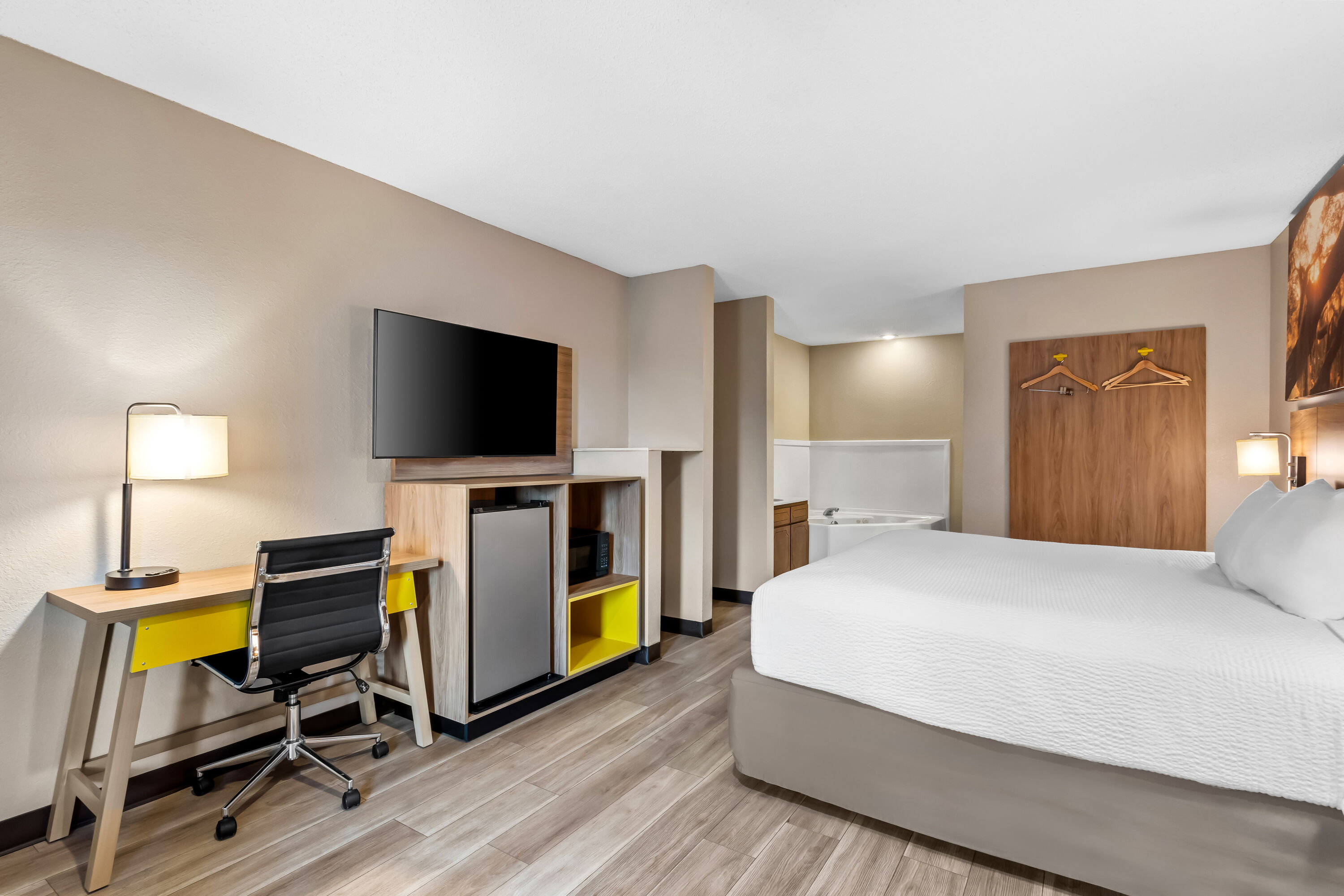 Days Inn by Wyndham Bainbridge suite in Bainbridge, Georgia