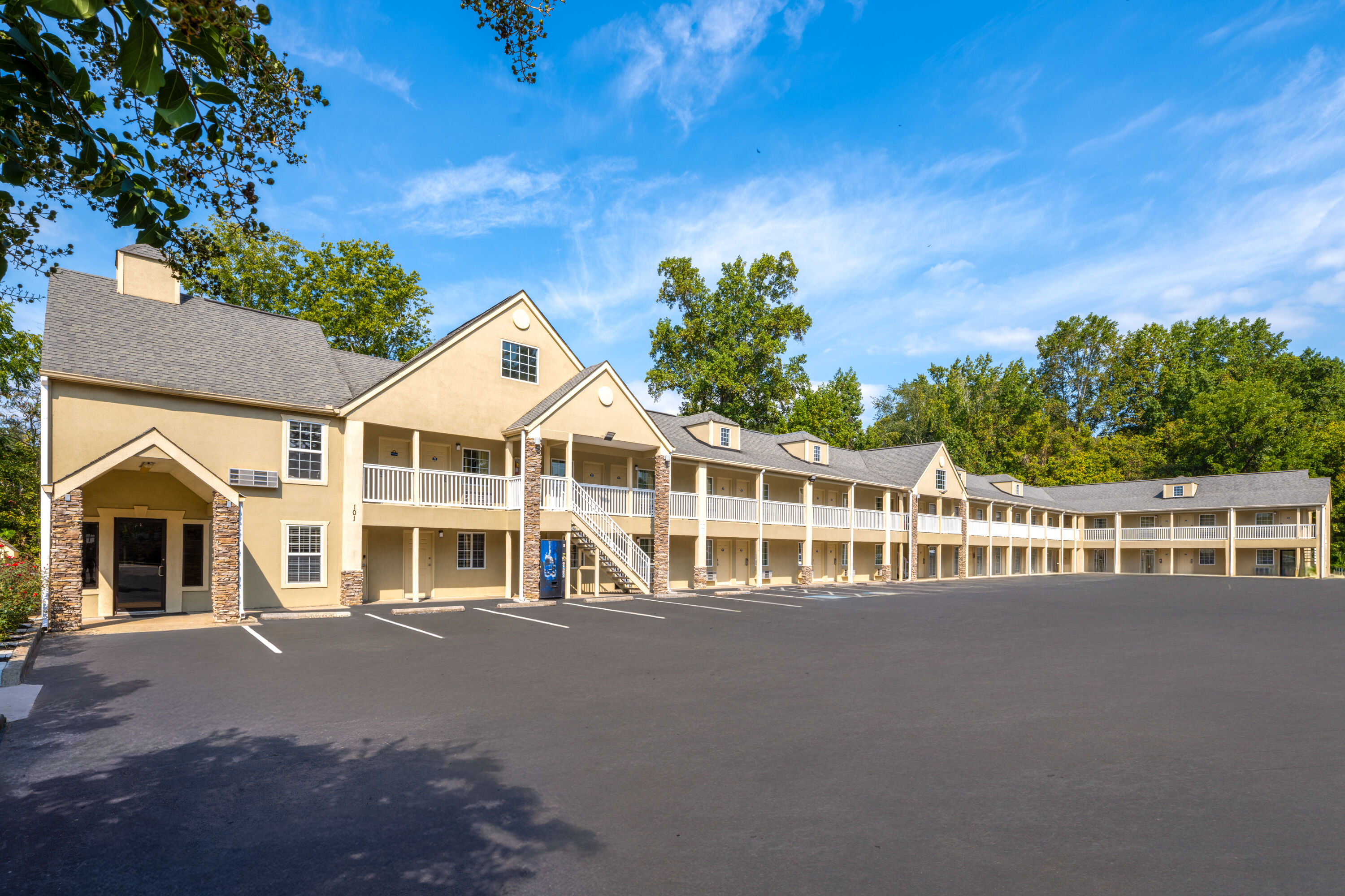Exterior Day Image of Days Inn by Wyndham Canton hotel in Canton, Georgia