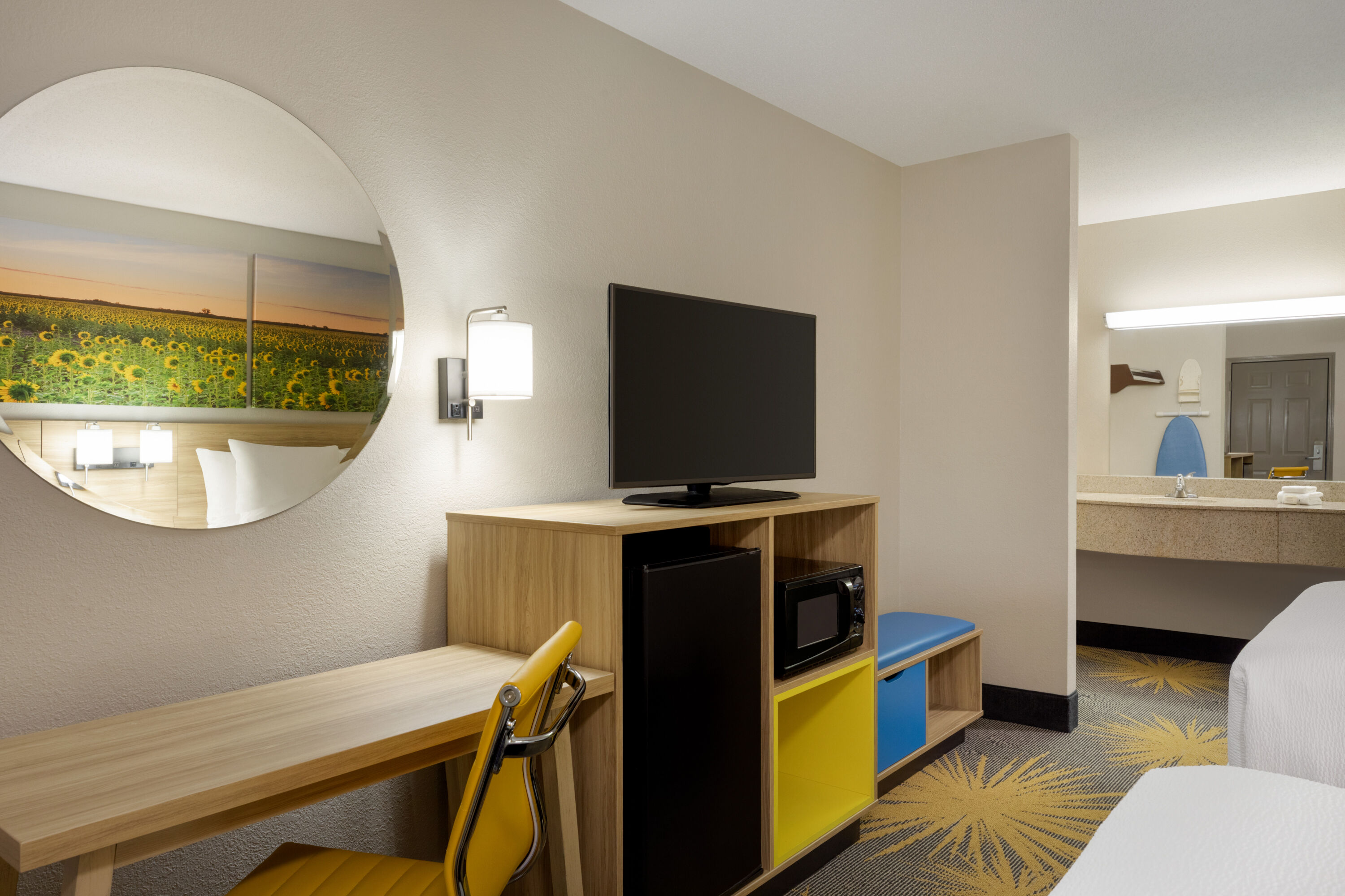 Guest room at the Days Inn by Wyndham Cartersville in Cartersville, Georgia