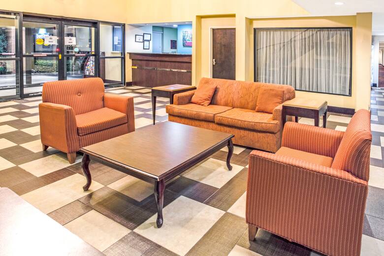 Days Inn College Park/Atlanta /Airport South hotel lobby in College Park, Georgia