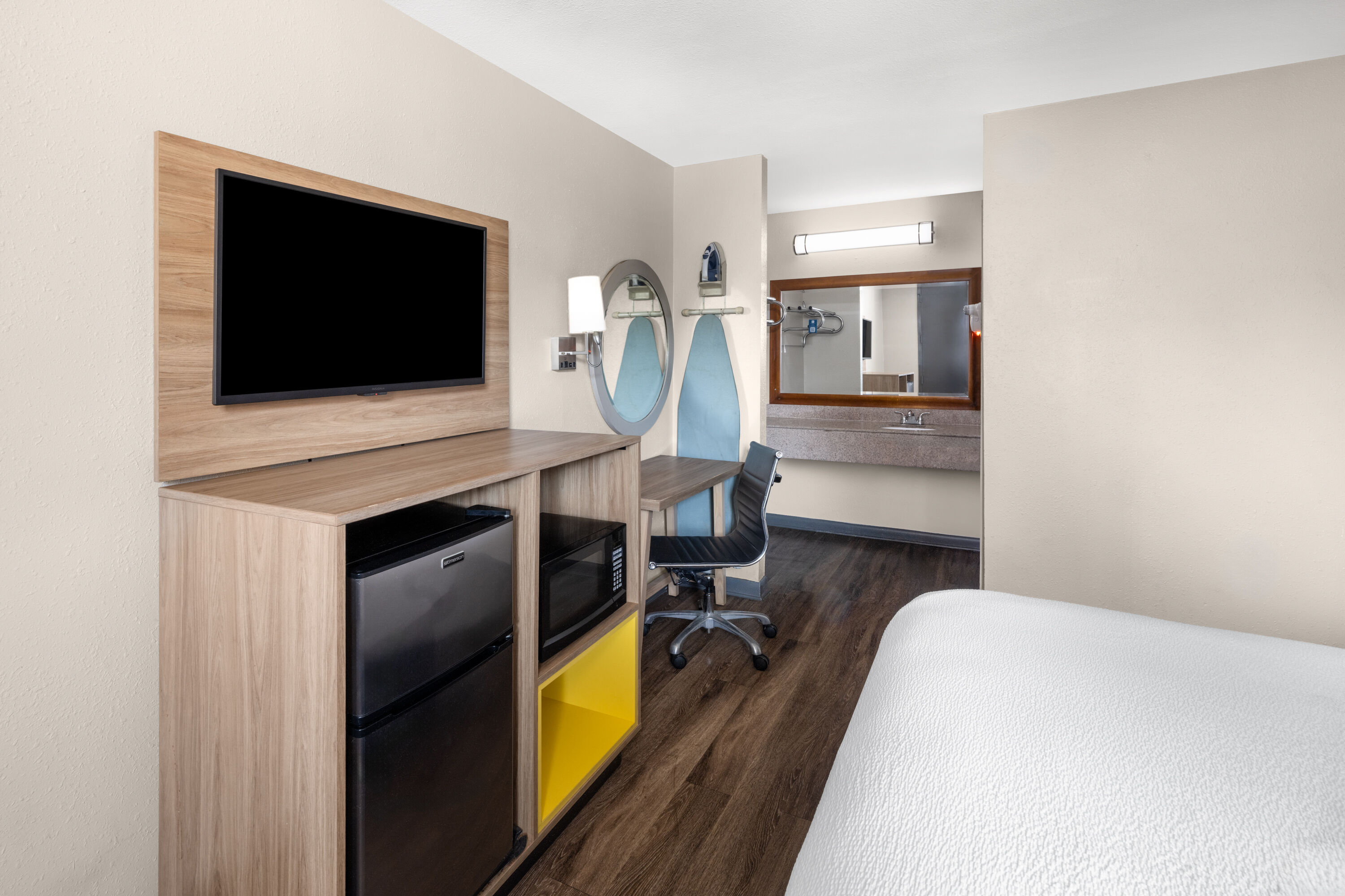 Guest room at the Days Inn by Wyndham College Park Airport Best Road in College Park, Georgia