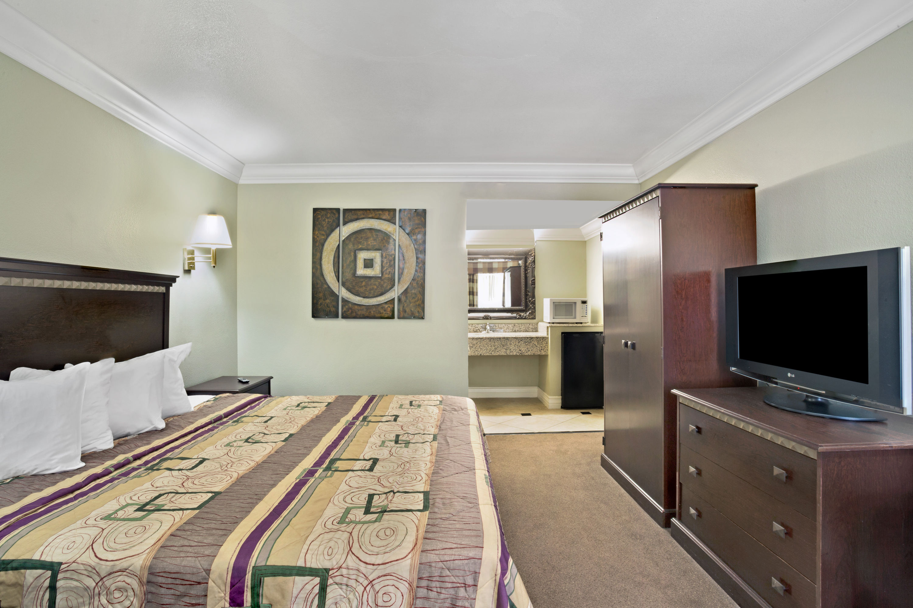 Days Inn Suites Wyndham College Park Atlanta Airport College