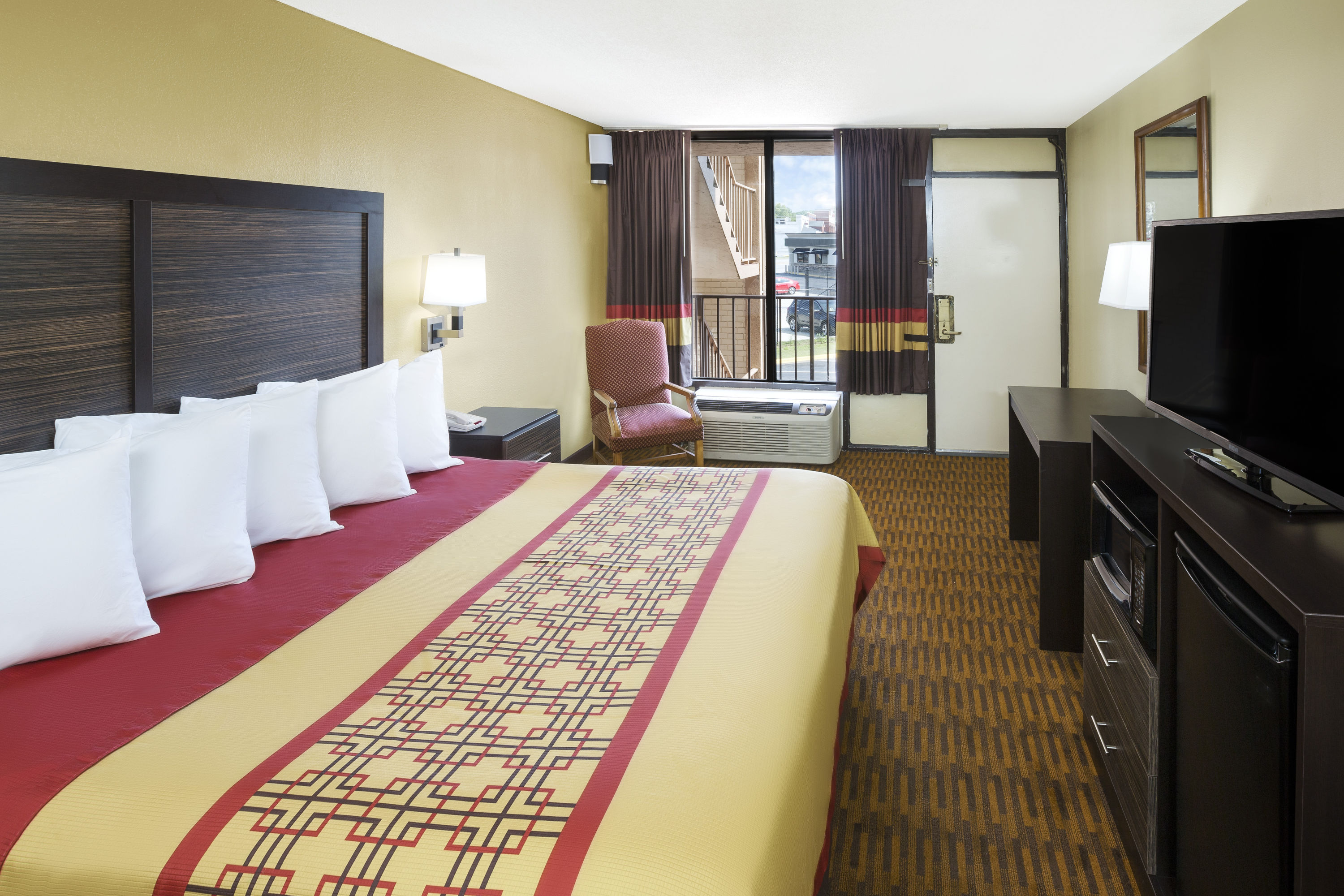 Days Inn Wyndham Columbus-North Fort Benning Columbus  Hotels