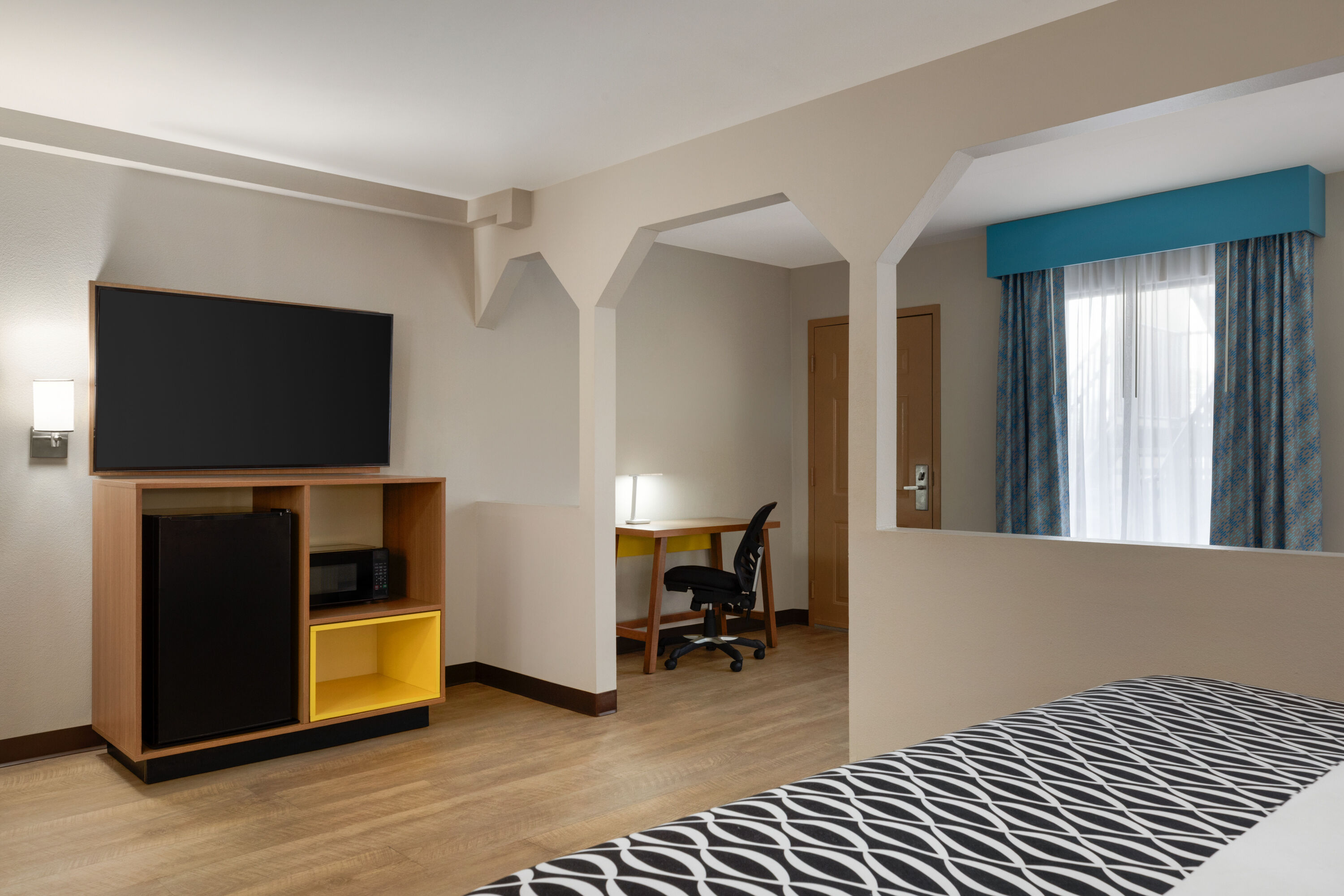 Days Inn by Wyndham Covington suite in Covington, Georgia