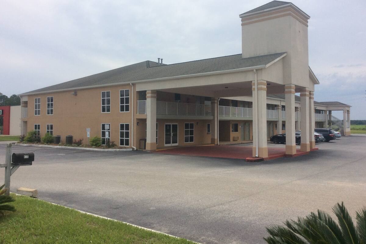 Days Inn By Wyndham Donalsonville Hotels Ga 39845 2002 Exterior Of Days Inn By Wyndham Donalsonville Hotel In Georgia