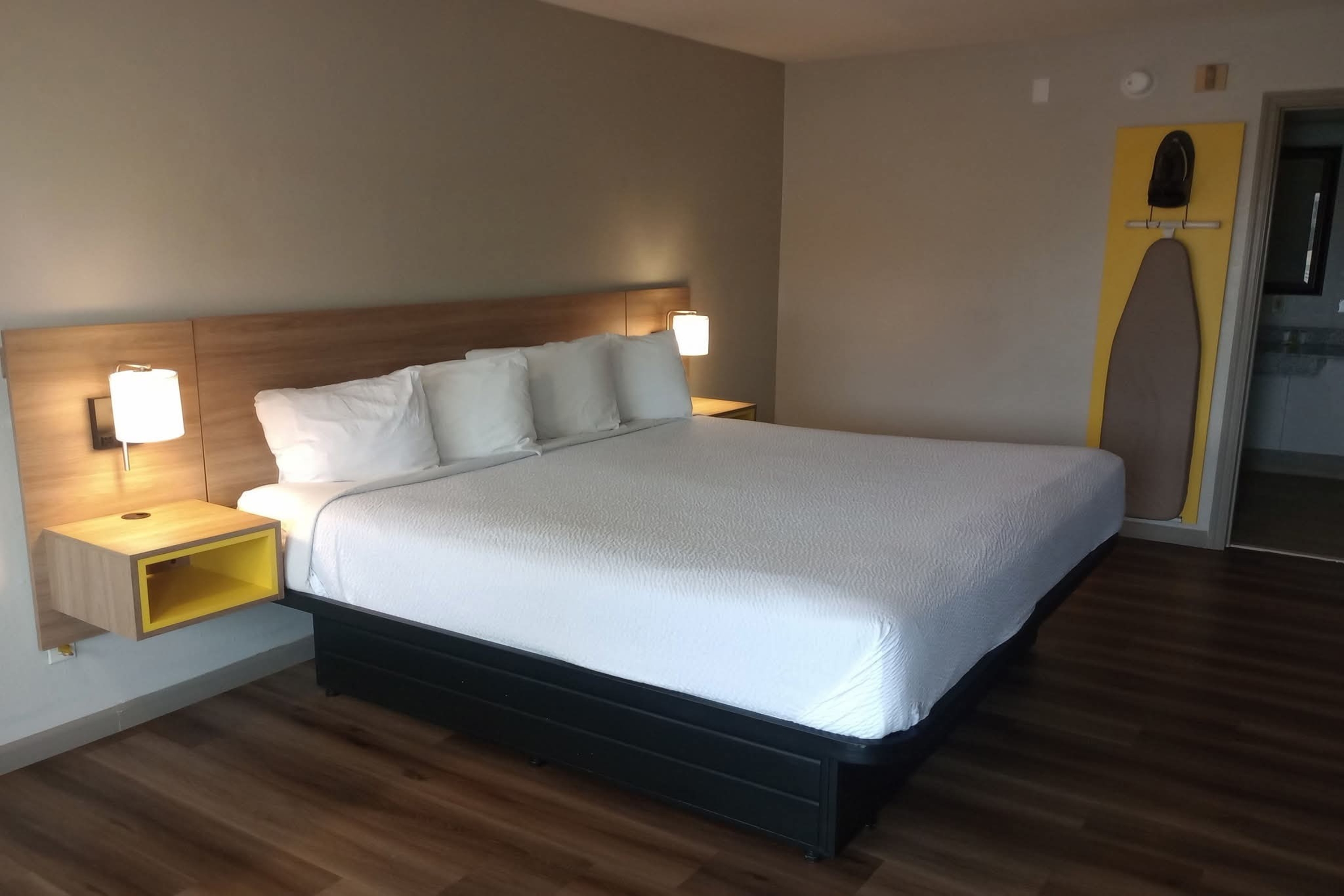 Guest room at the Days Inn by Wyndham Donalsonville in Donalsonville, Georgia