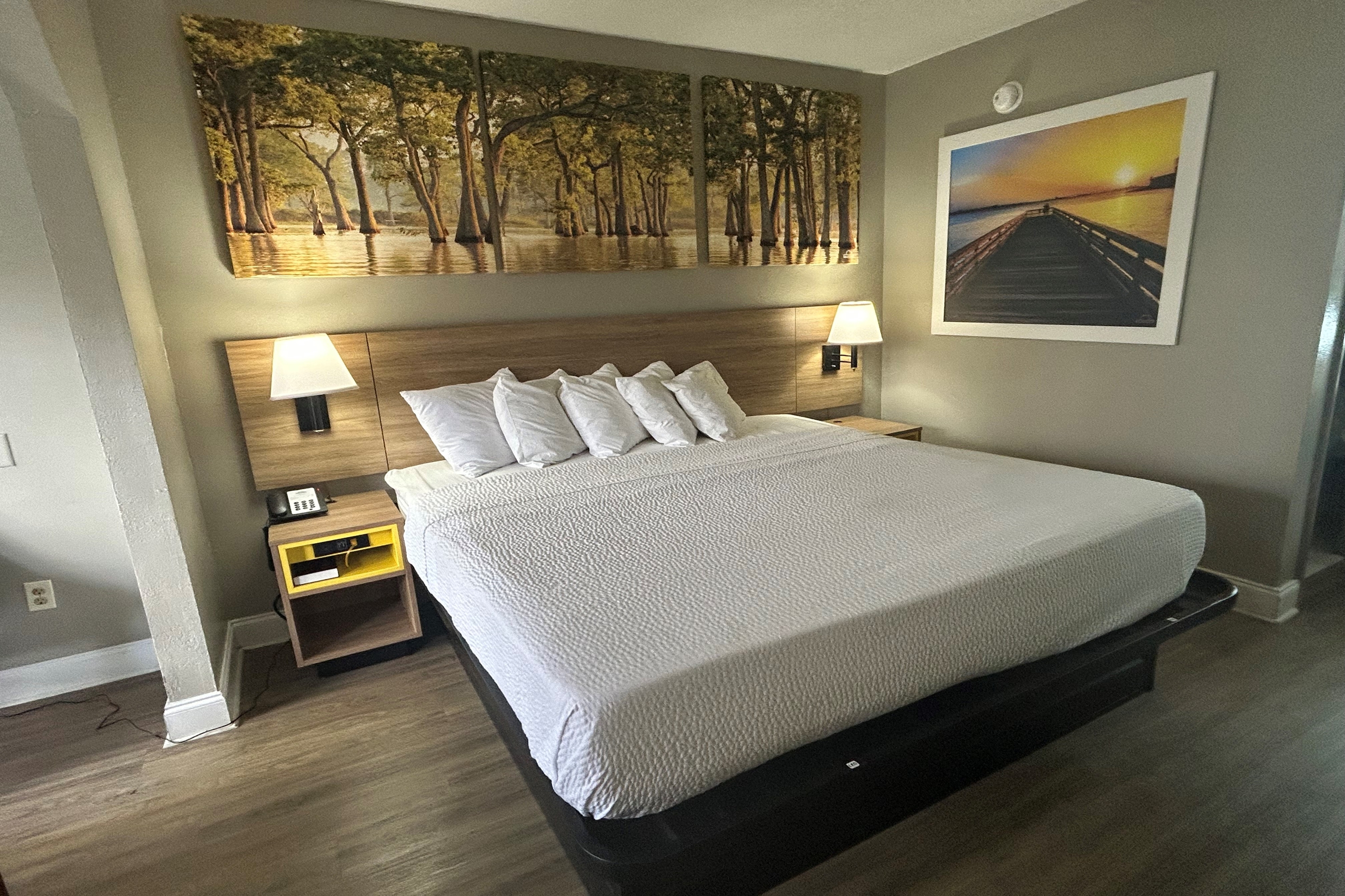 Guest room at the Days Inn by Wyndham Dublin GA in Dublin, Georgia