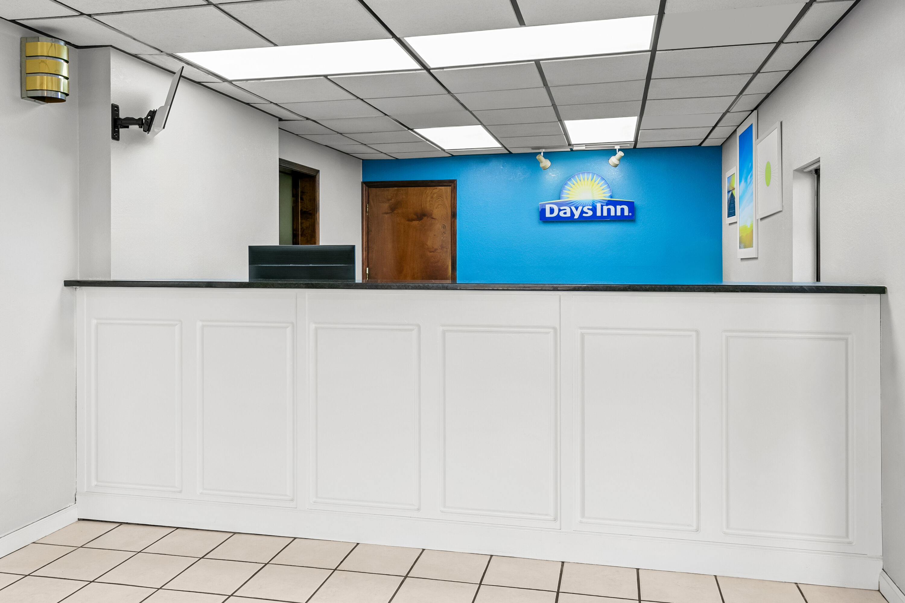 Days Inn by Wyndham Elberton reception in Elberton, Georgia