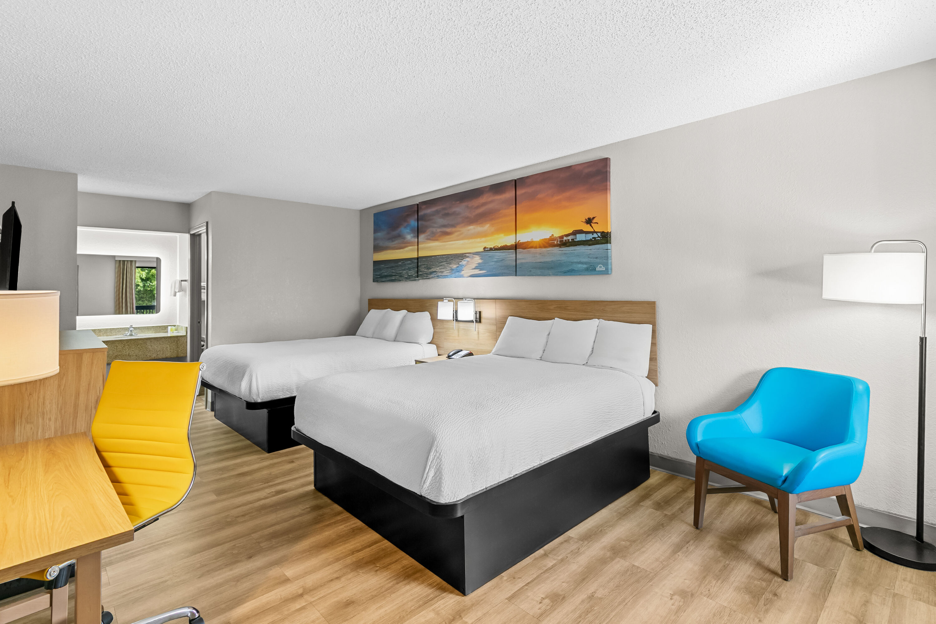 Double bed guest room at the Days Inn by Wyndham Elberton in Elberton, Georgia
