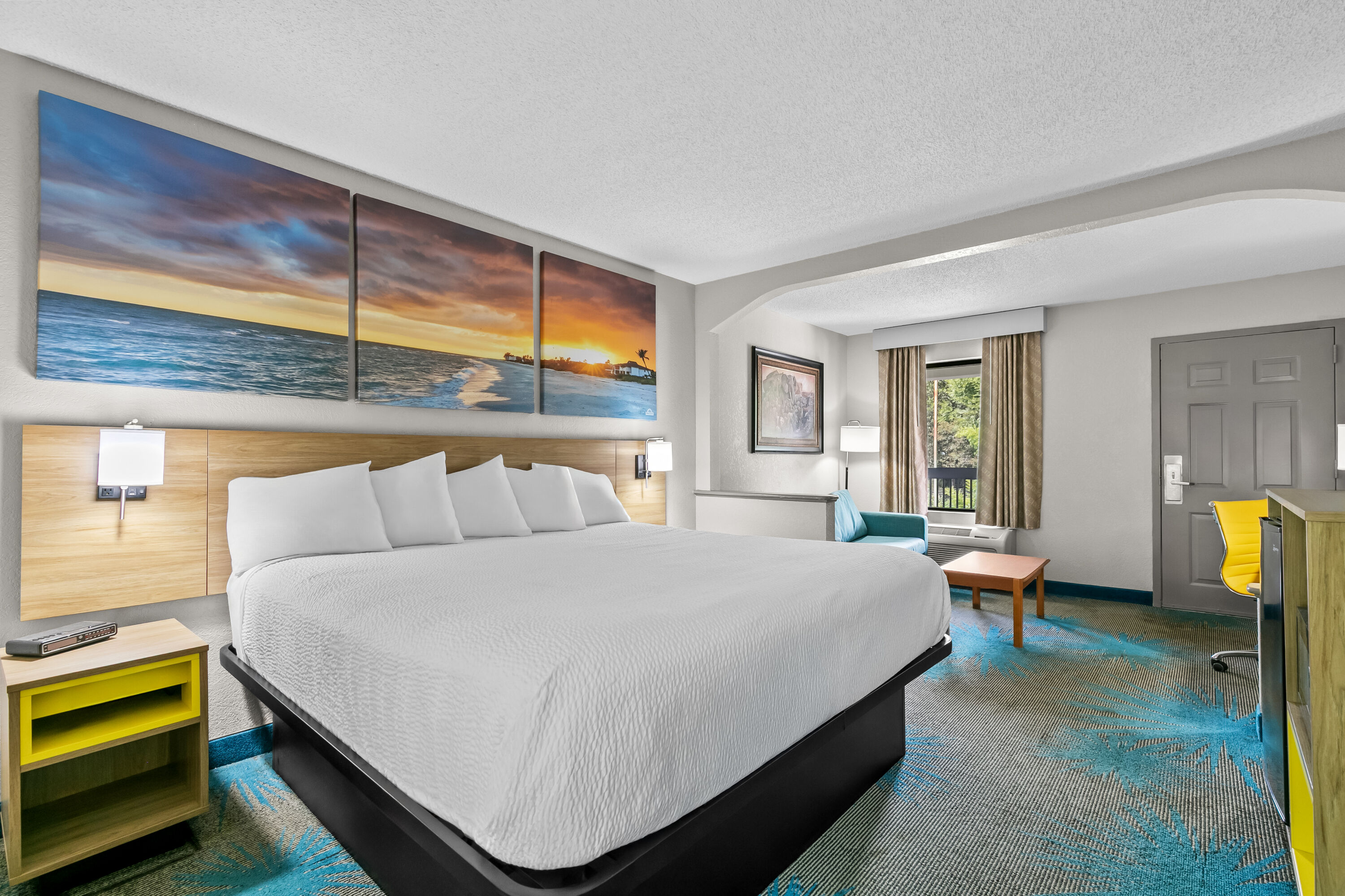 Days Inn by Wyndham Elberton suite in Elberton, Georgia