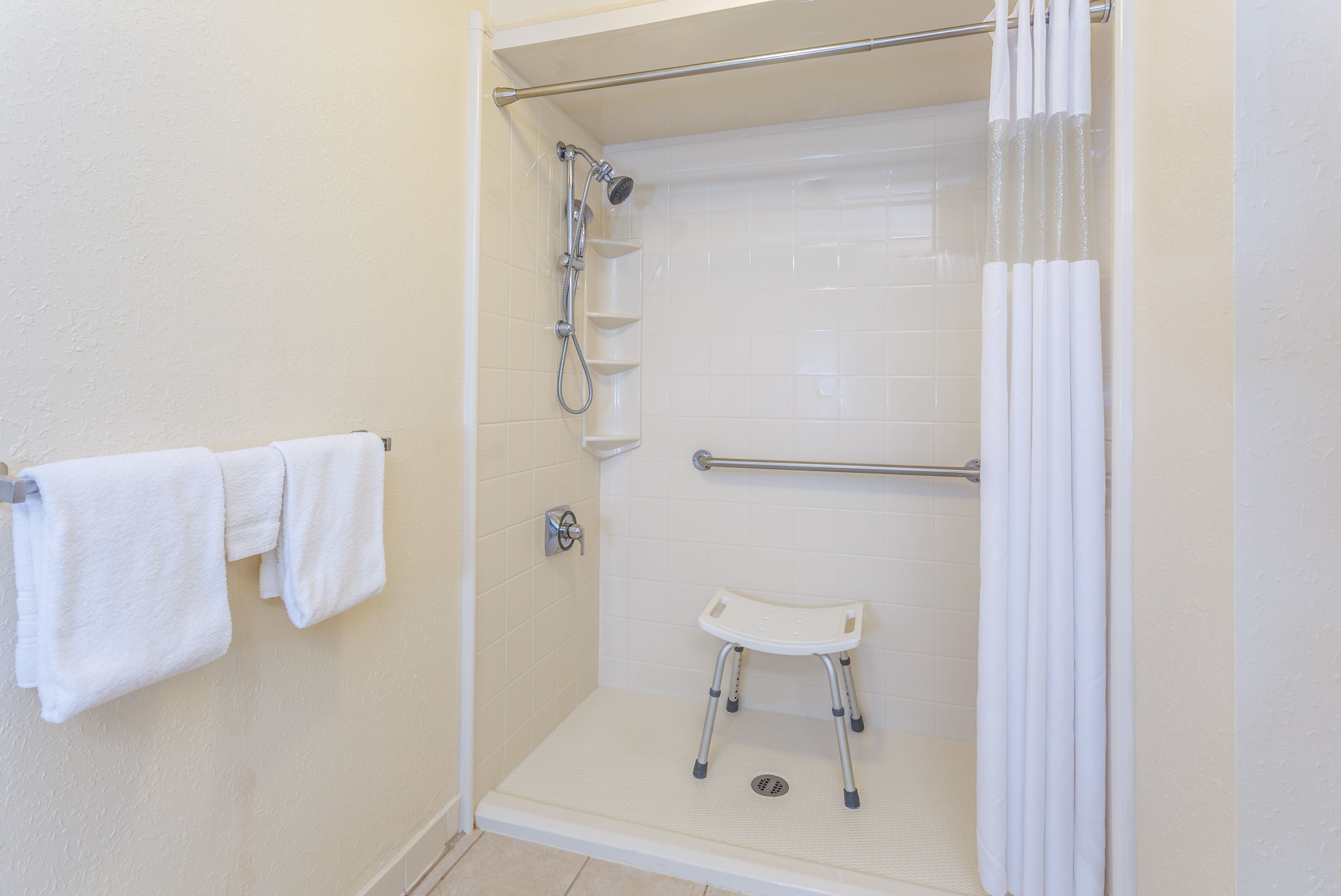 Guest room at the Days Inn by Wyndham Lake Park/Valdosta in Lake Park, Georgia
