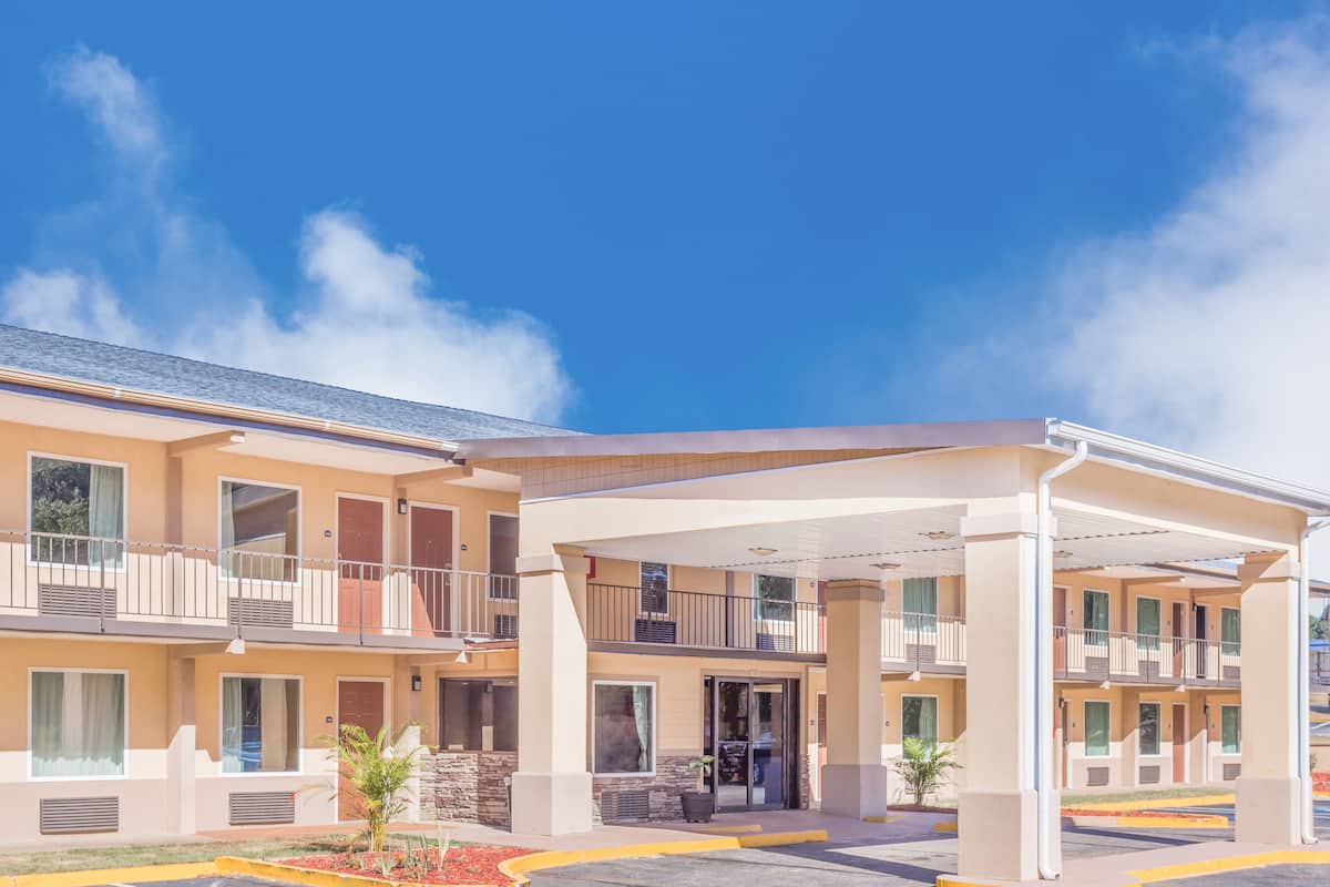 Days Inn By Wyndham Lavonia Hotels Ga 30553 1168 Days Inn By Wyndham Lavonia