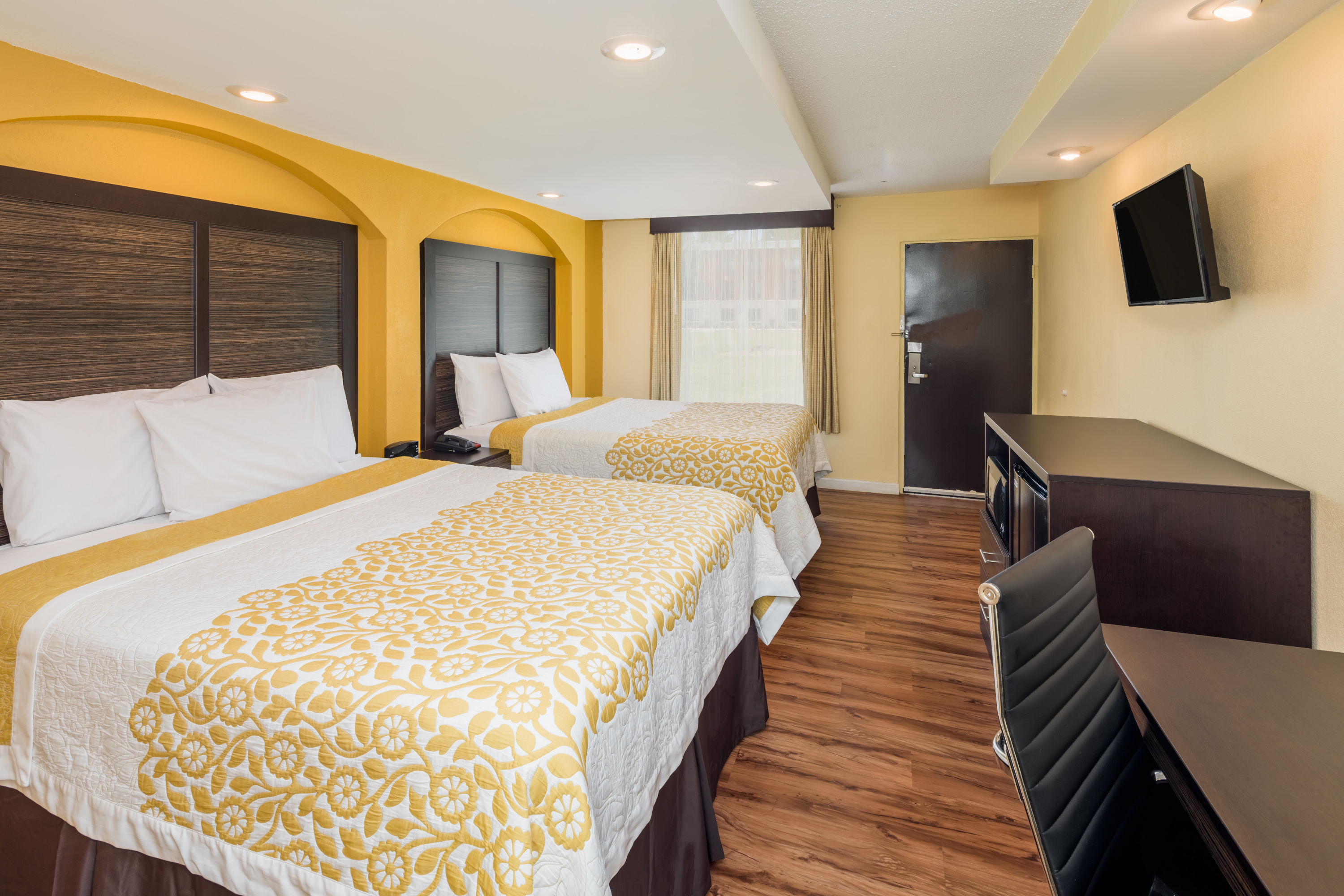 Guest room at the Days Inn by Wyndham Madison in Madison, Georgia