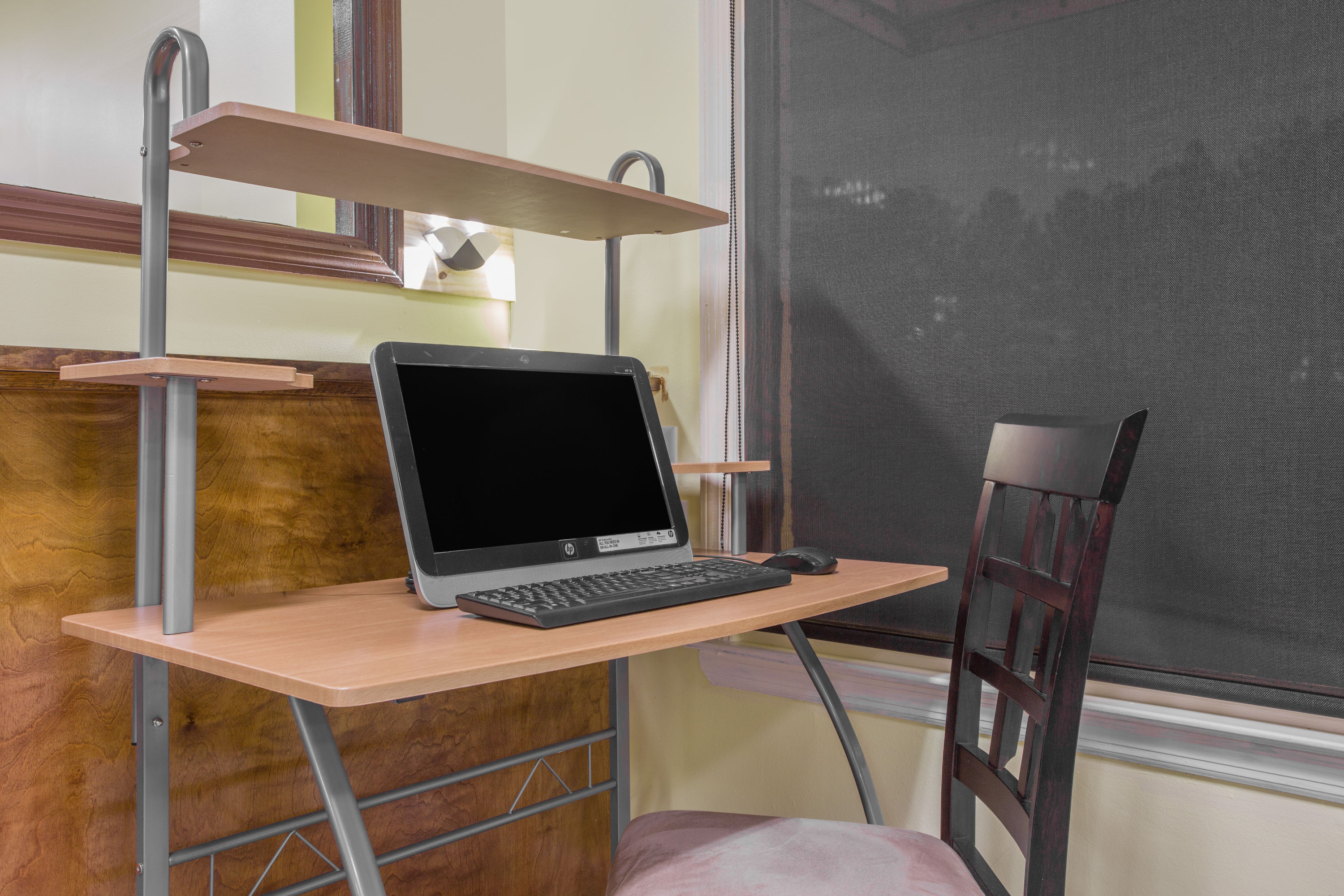 Days Inn by Wyndham Milledgeville business center in Milledgeville, Georgia